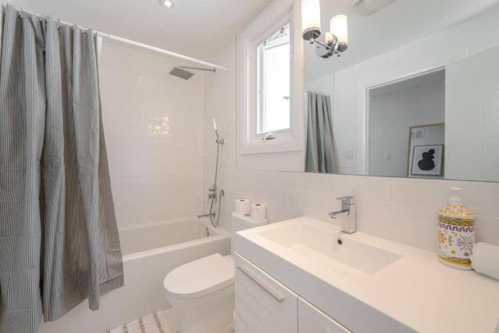 Brand New Luxury 5 Bed Oasis in the Heart Downtown