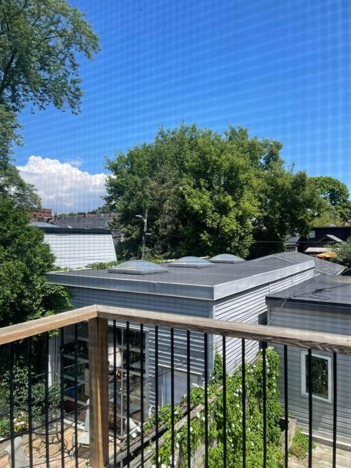 Brand New Luxury 5 Bed Oasis in the Heart Downtown