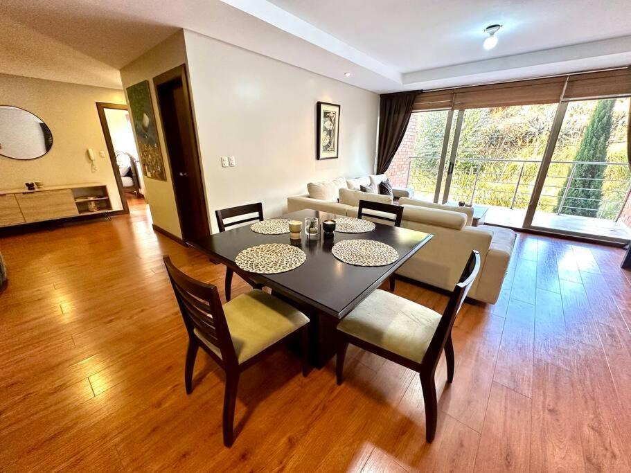 Acogedor apartamento céntrico con 3habitaciones con baño, terraza y 2estacionamientos