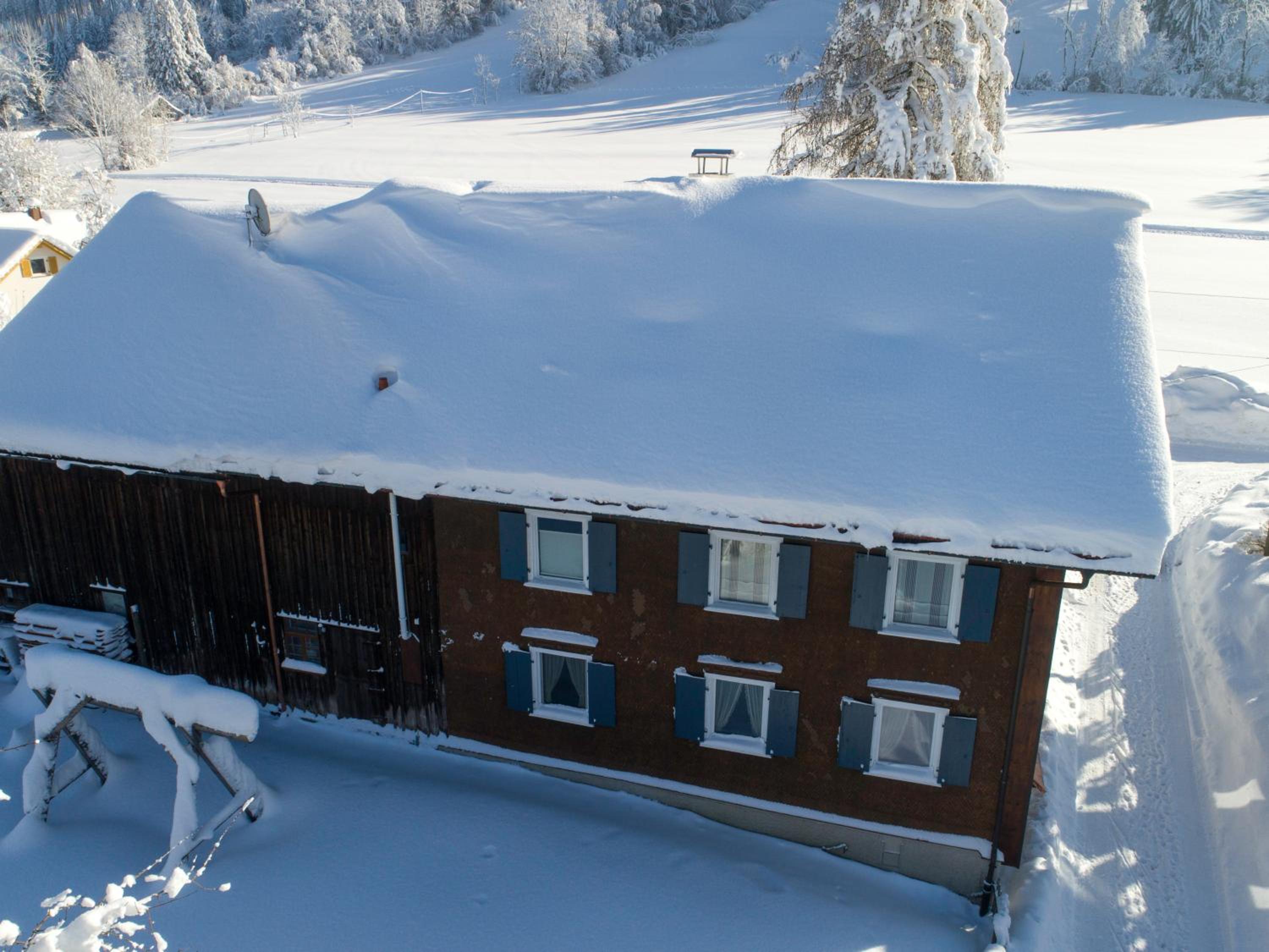 Ferienwohnung Wiesengrün - uriger Hüttenstil