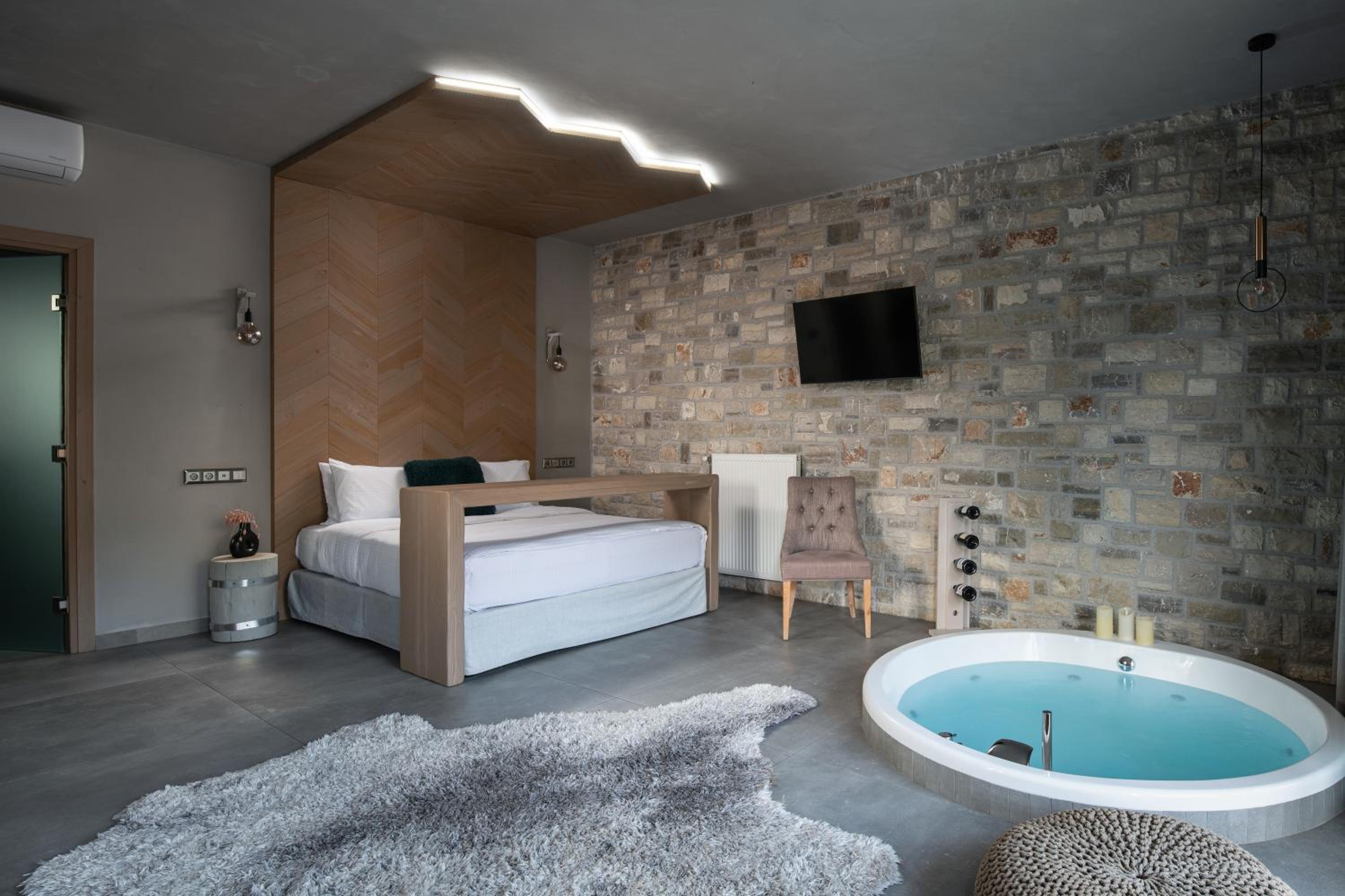 Evora Luxury Suites