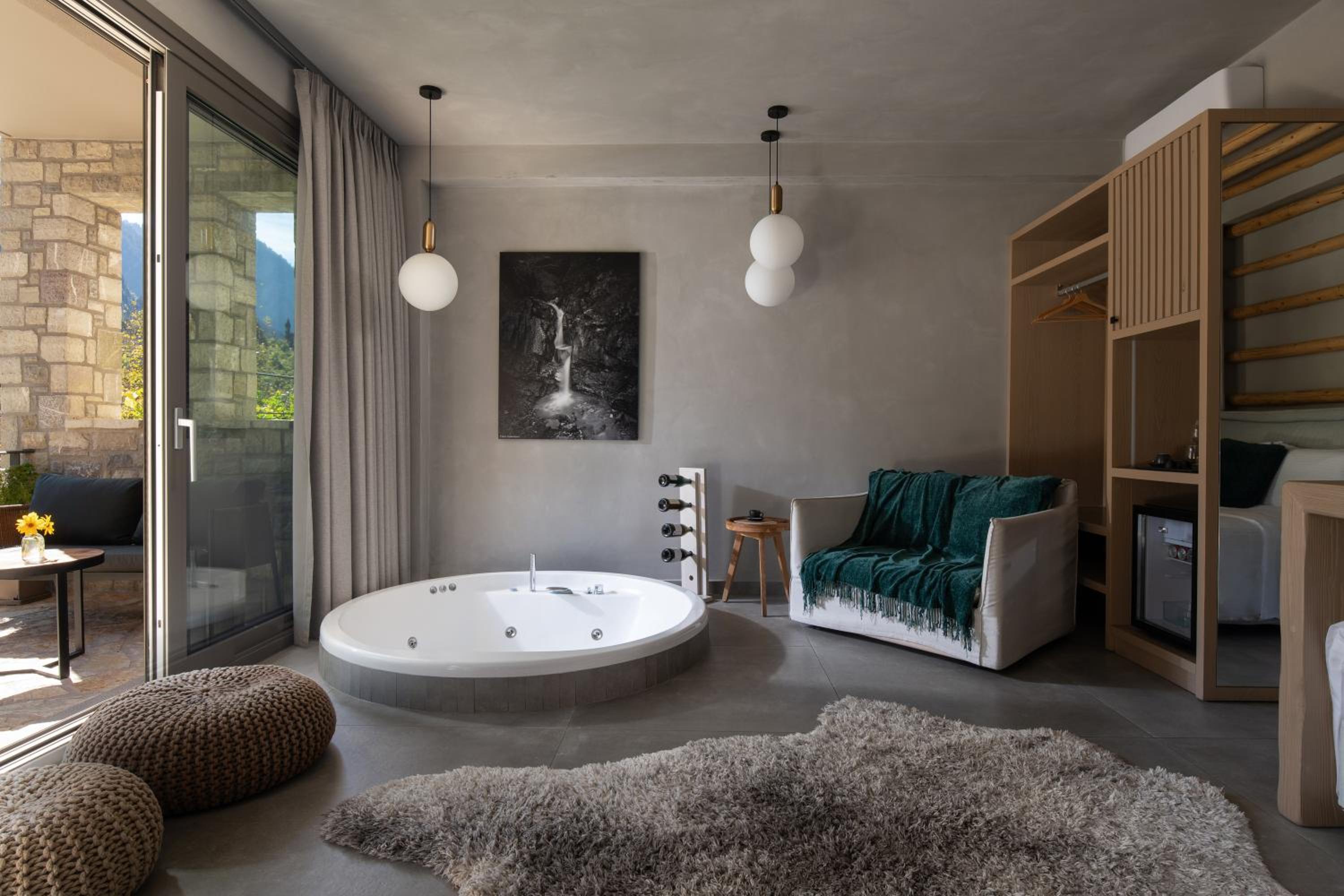 Evora Luxury Suites photo 3