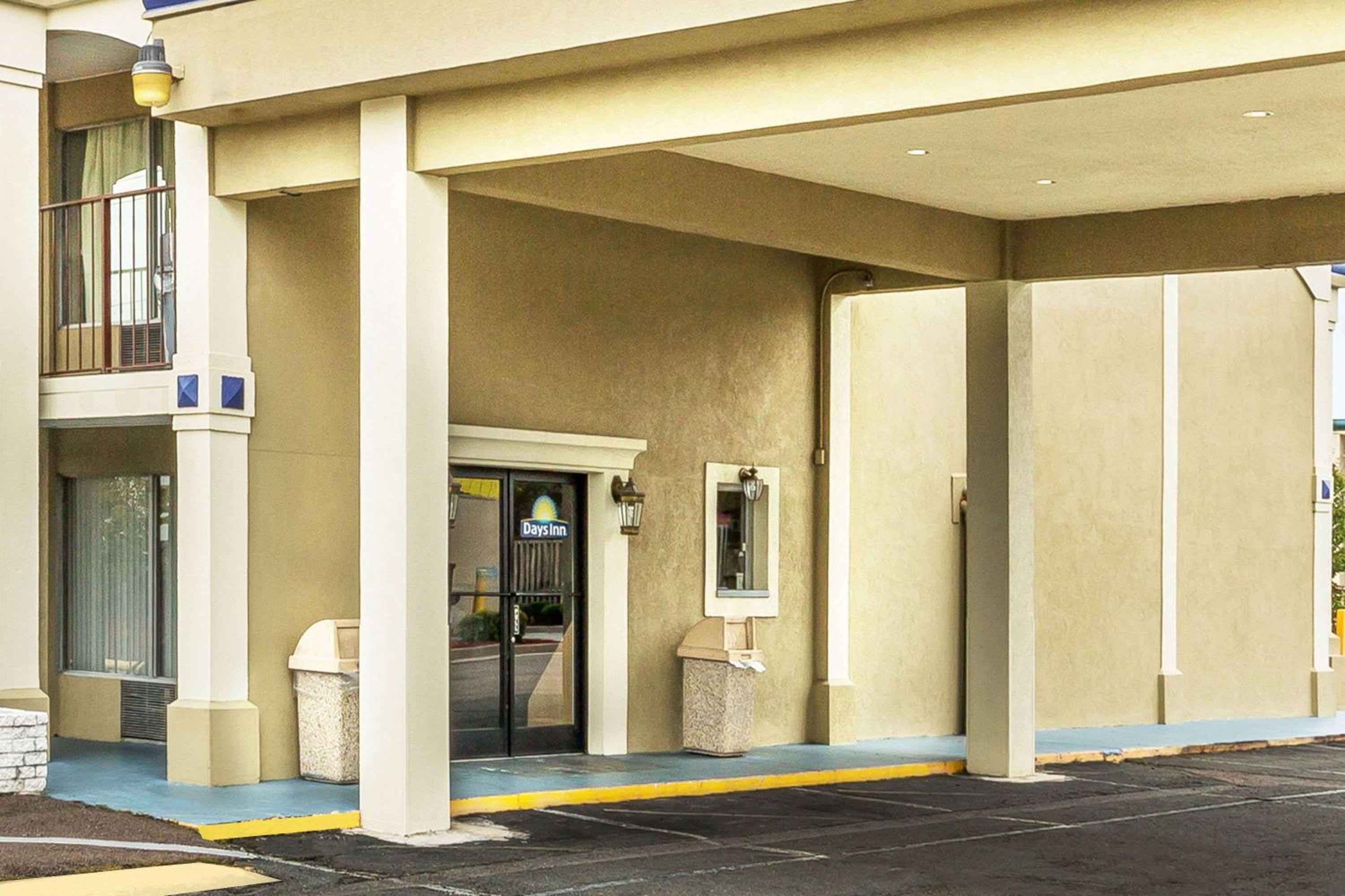 Days Inn by Wyndham Ashland view 2