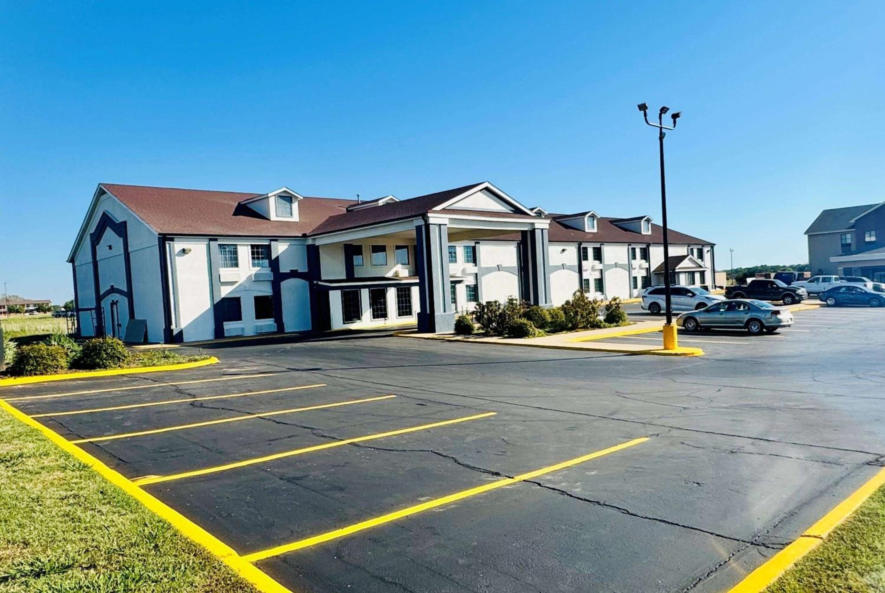 Oklahoma City Vacations - Days Inn by Wyndham Shawnee - Property Image 2