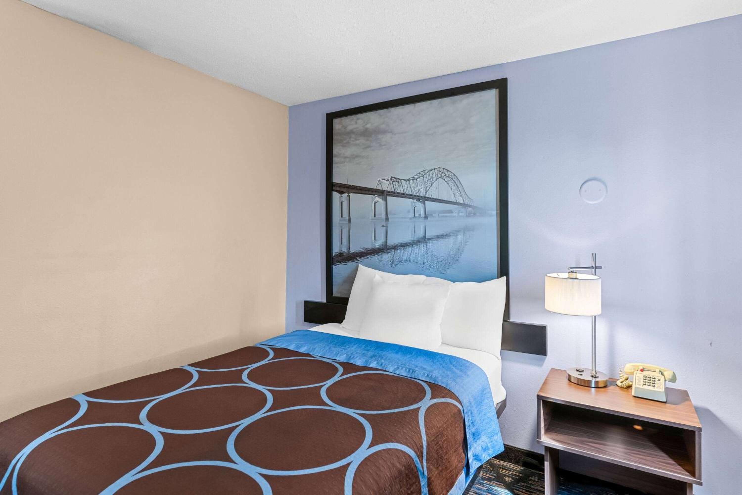 Super 8 by Wyndham Council Bluffs IA Omaha NE Area