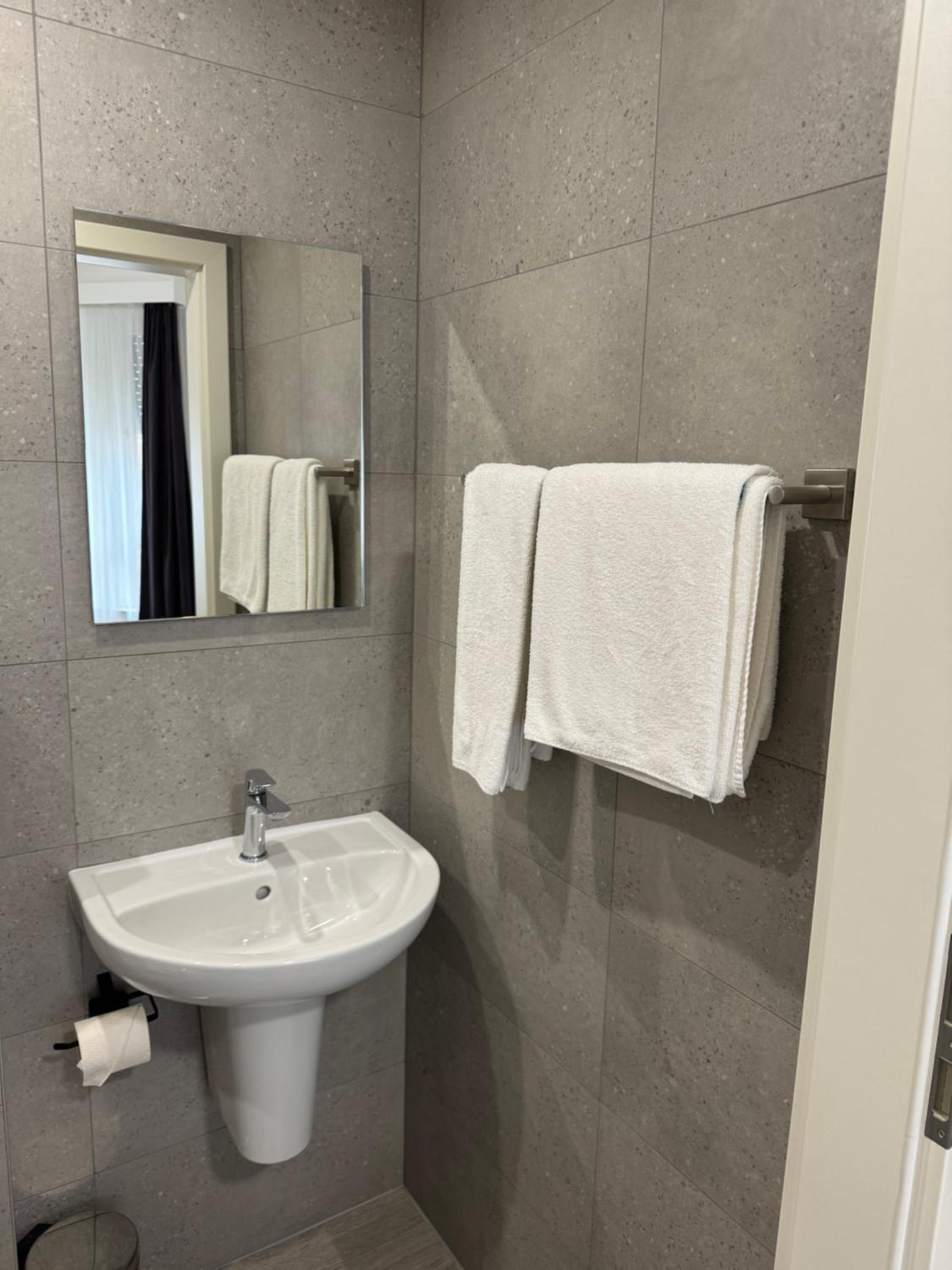 Luxembourg Vacations - Hotel Zurich - Property Image 4