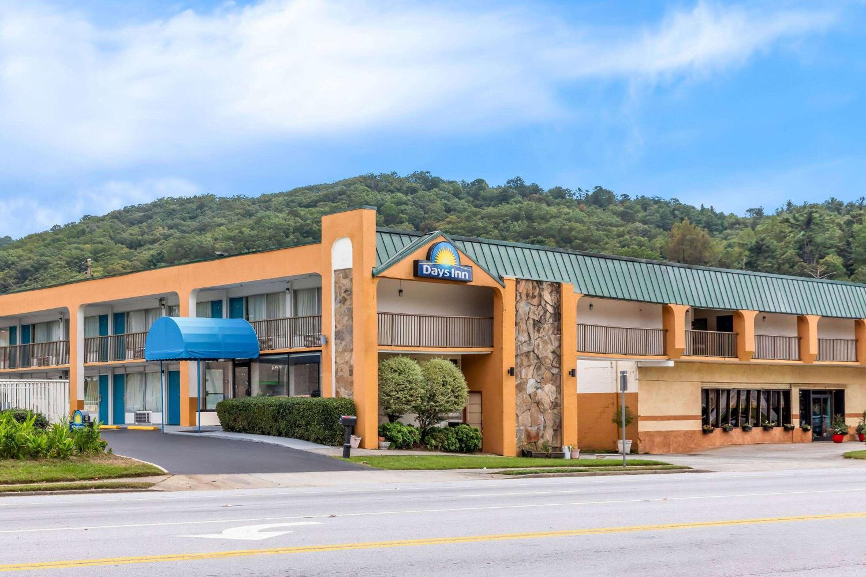 Days Inn by Wyndham Clayton view 3