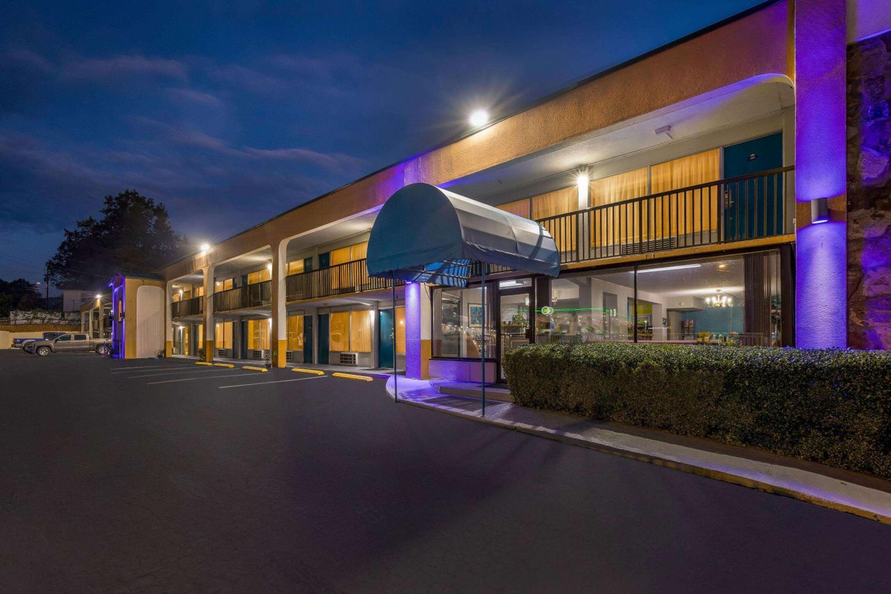 Days Inn by Wyndham Clayton view 5