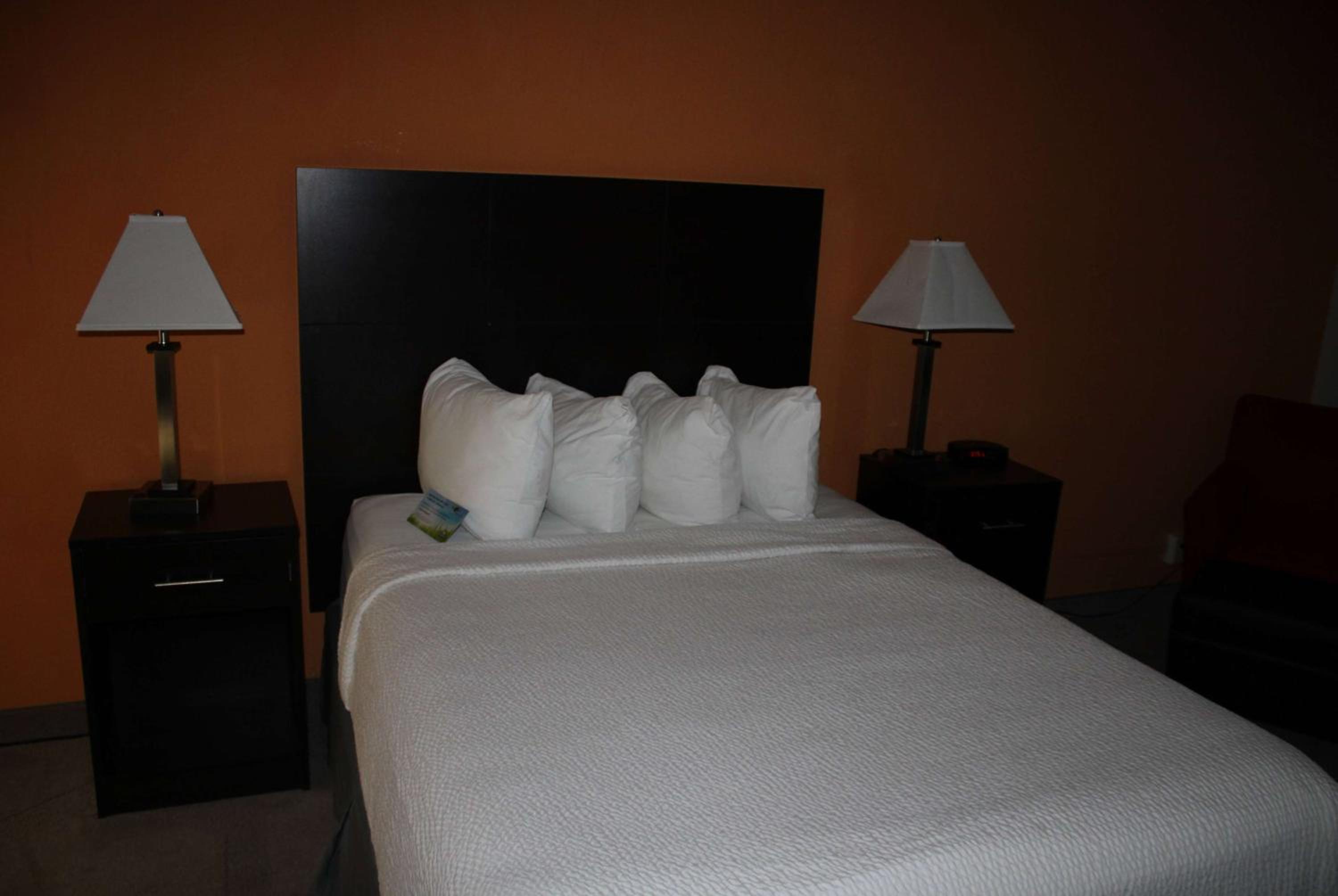 Hays Vacations - Days Inn by Wyndham Hays - Property Image 3