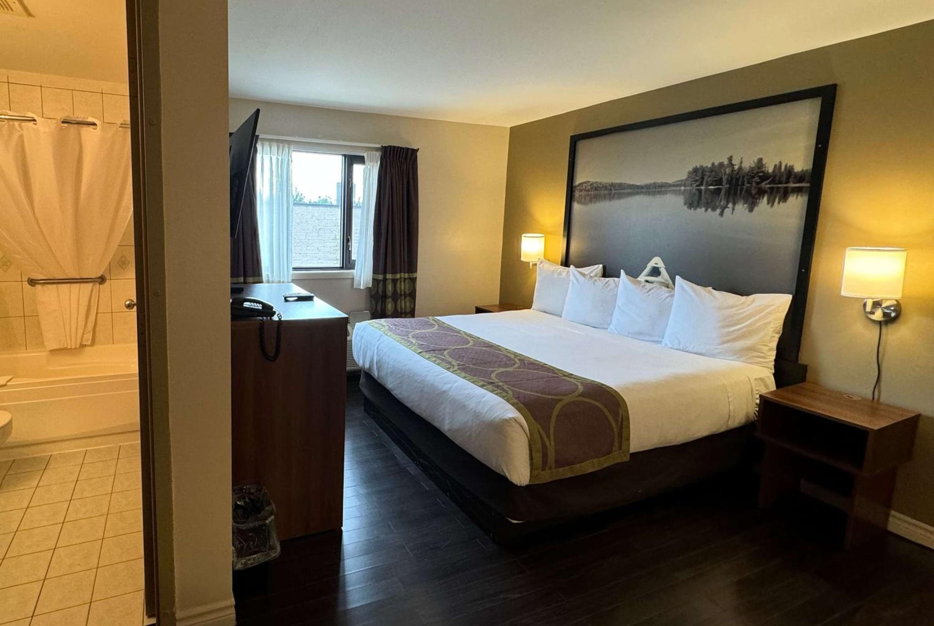 Guelph Vacations - Super 8 by Wyndham Guelph - Property Image 12