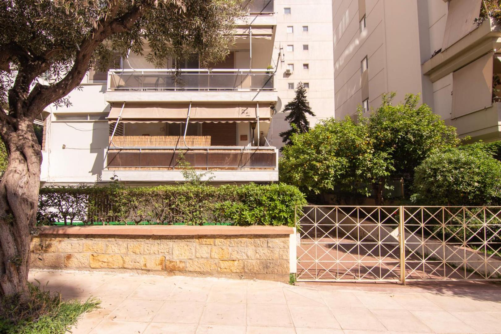 Private apartment close to the beach