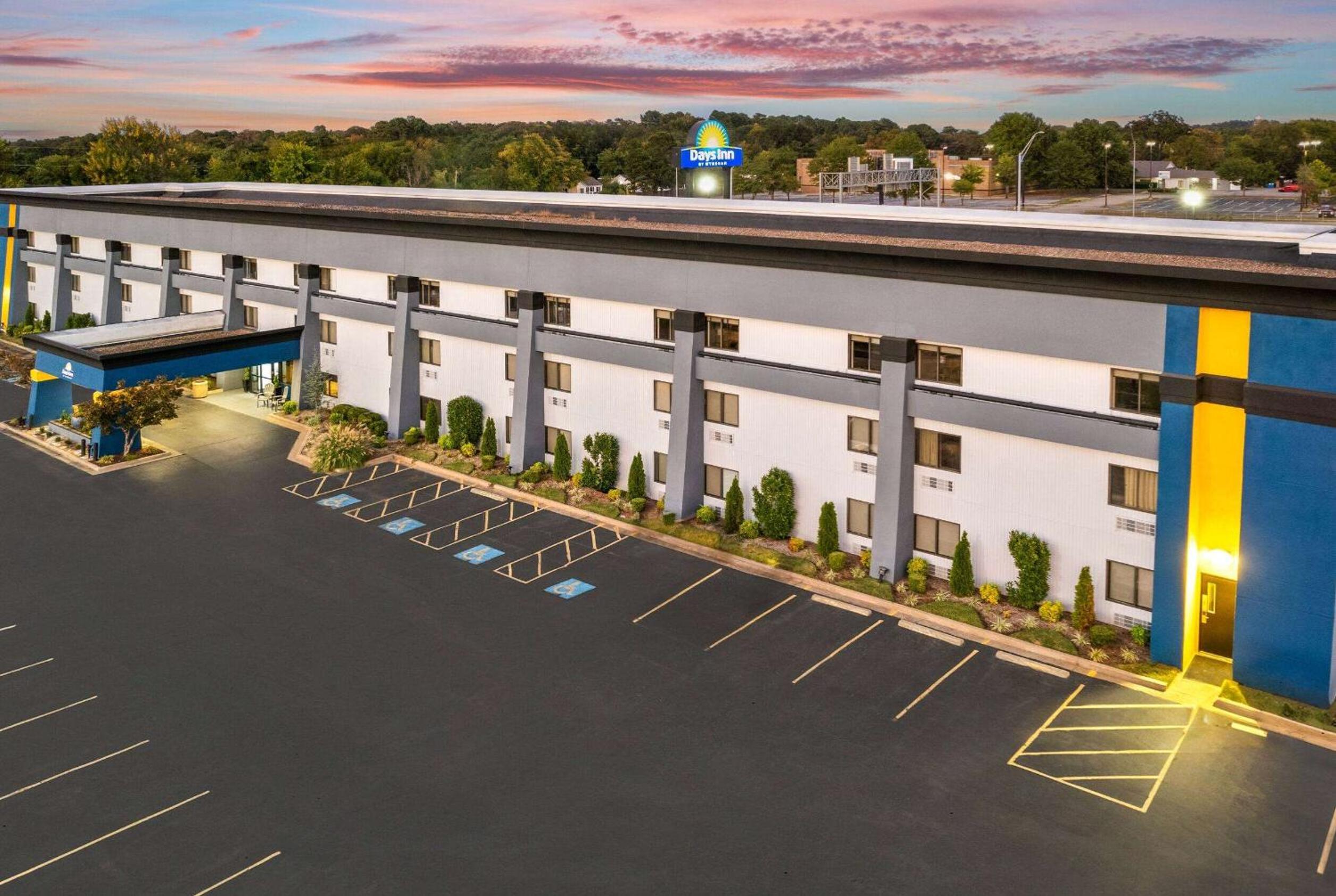Fort Smith Vacations - Days Inn by Wyndham Fort Smith - Property Image 2