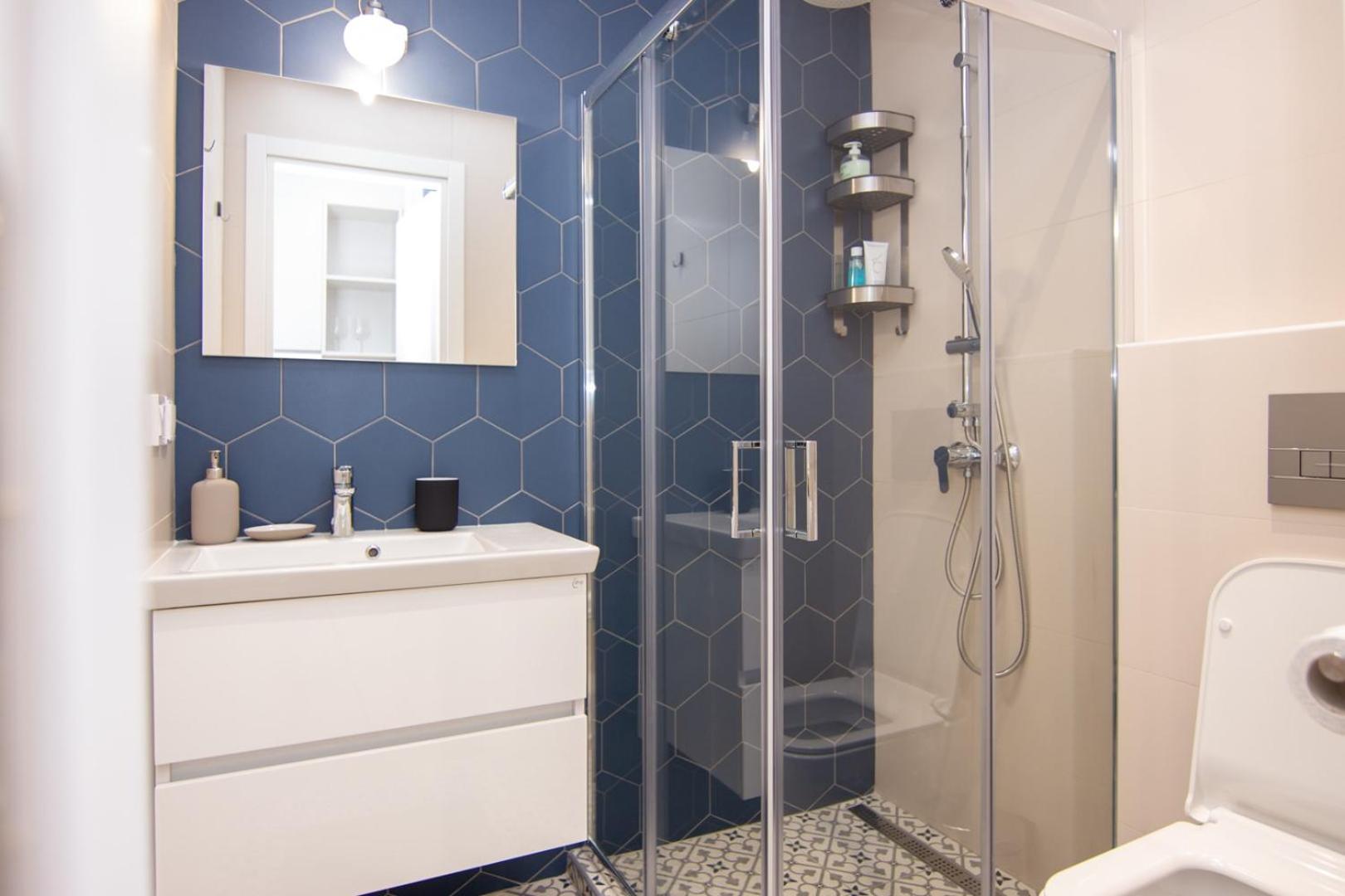 Sweet 2 bedroom apartment in Greek colors photo 2