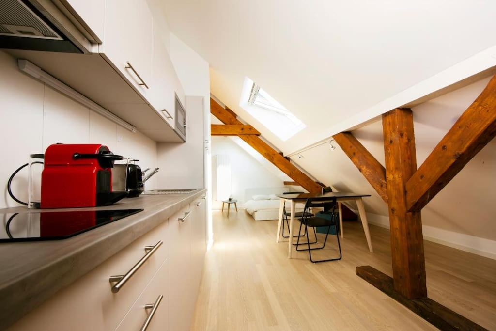 Charming Loft Studio in Chailly - Prime Central Location AC1