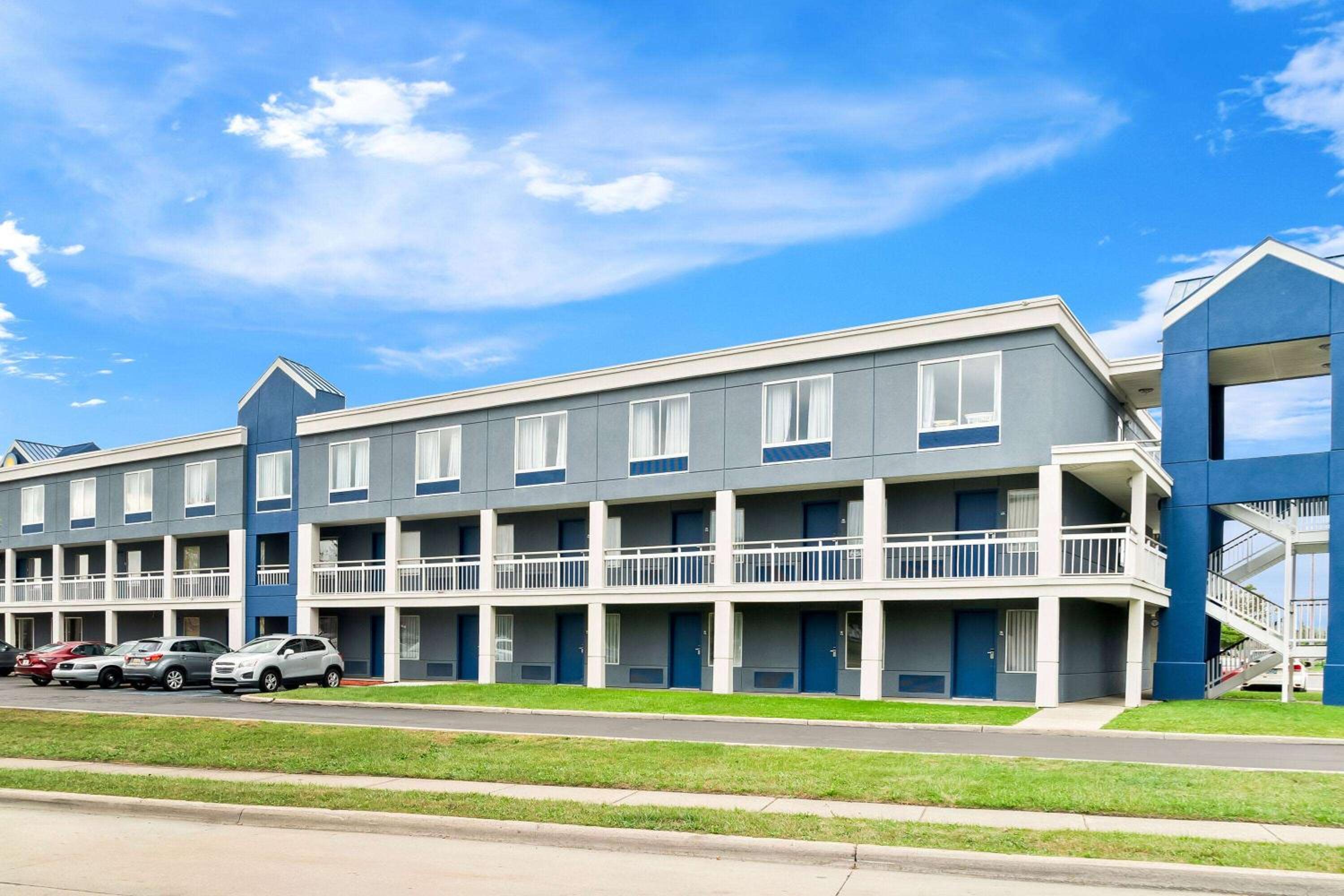 Detroit Vacations - Days Inn  Suites by Wyndham Warren - Property Image 2