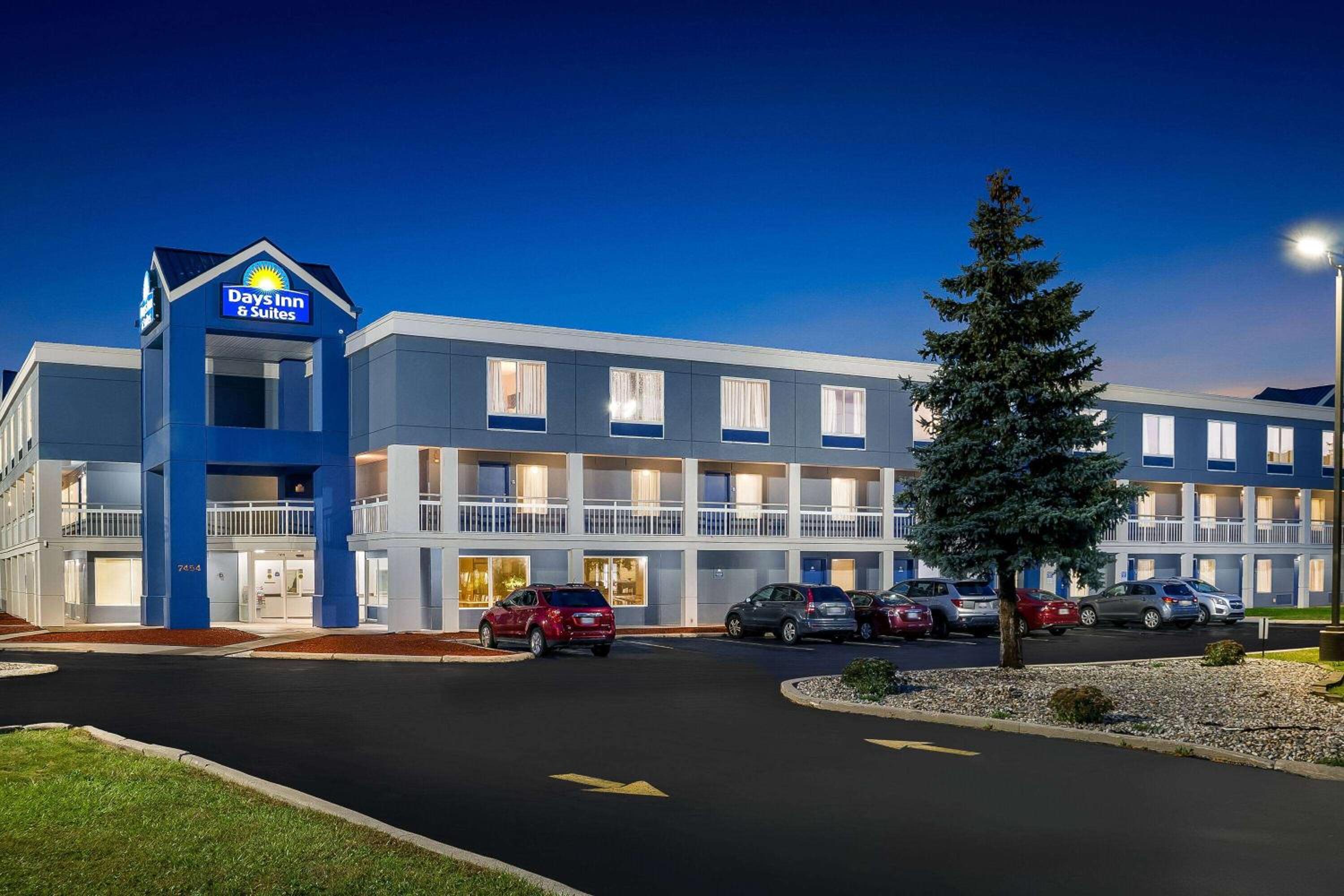 Detroit Vacations - Days Inn  Suites by Wyndham Warren - Property Image 5