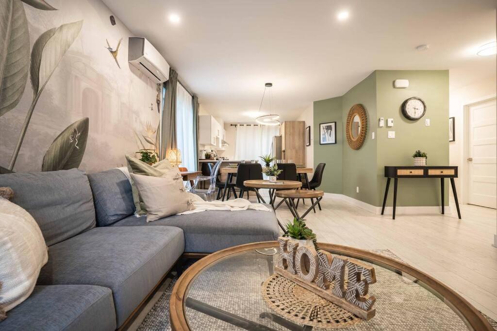 Tropical Rainforest Retreat, 3BR Oasis and Free Parking