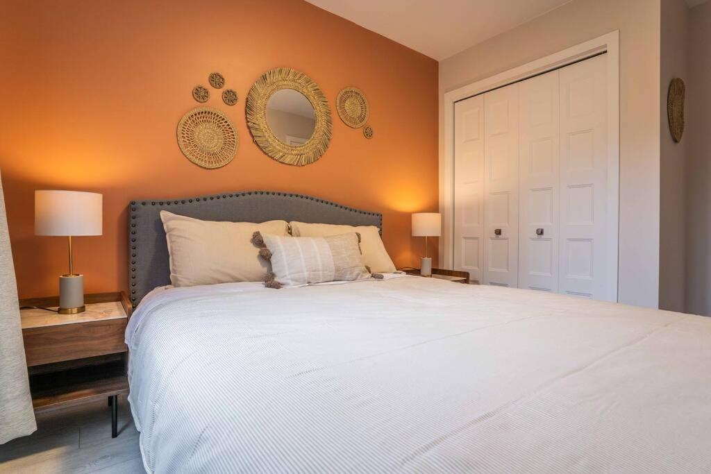 Tropical Rainforest Retreat, 3BR Oasis and Free Parking
