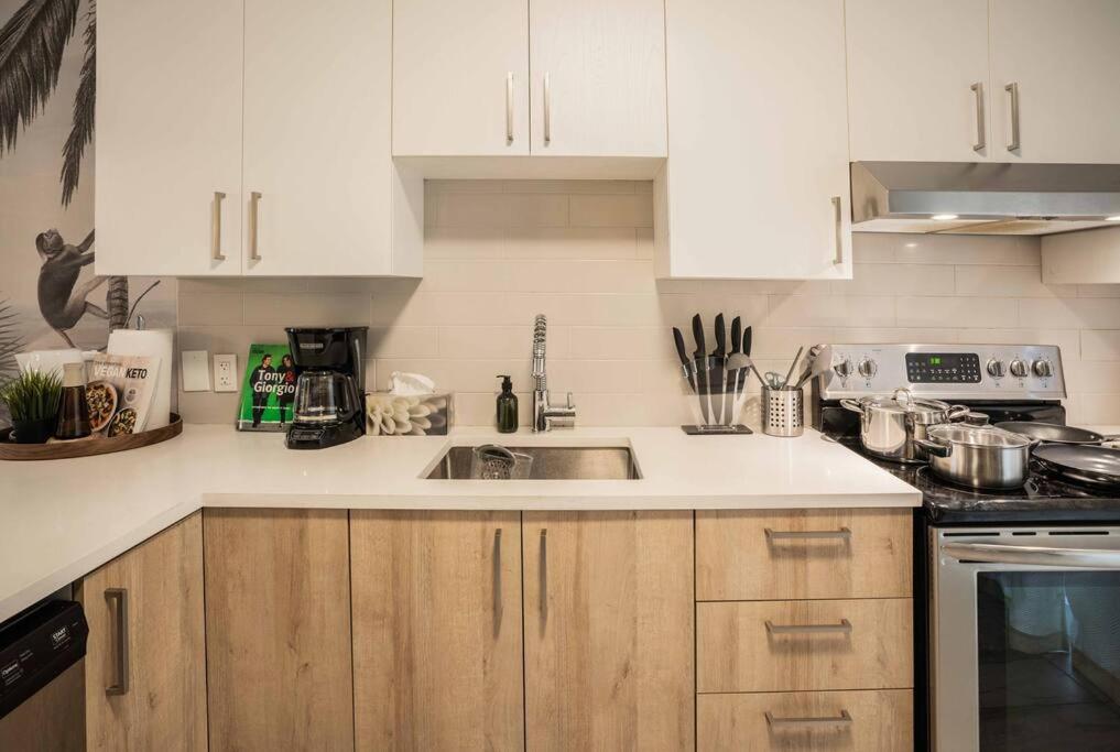 Tropical Rainforest Retreat, 3BR Oasis and Free Parking