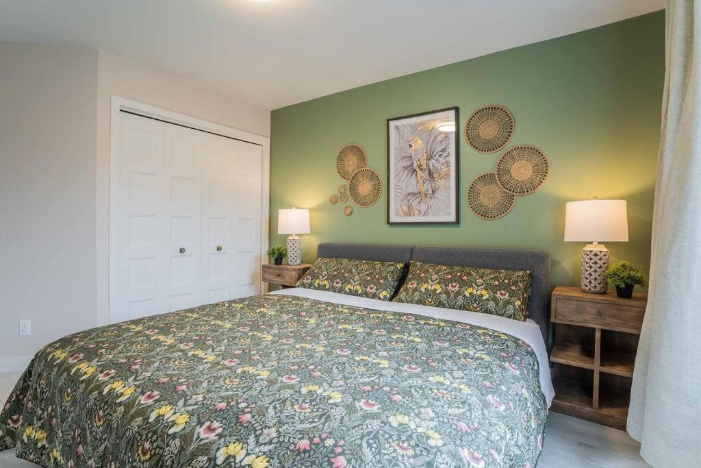 Tropical Rainforest Retreat, 3BR Oasis and Free Parking