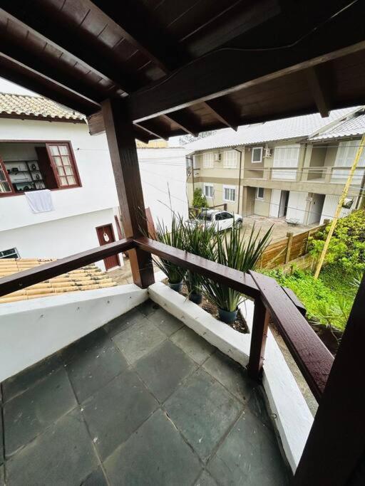 Casa pé na areia praia Garopaba