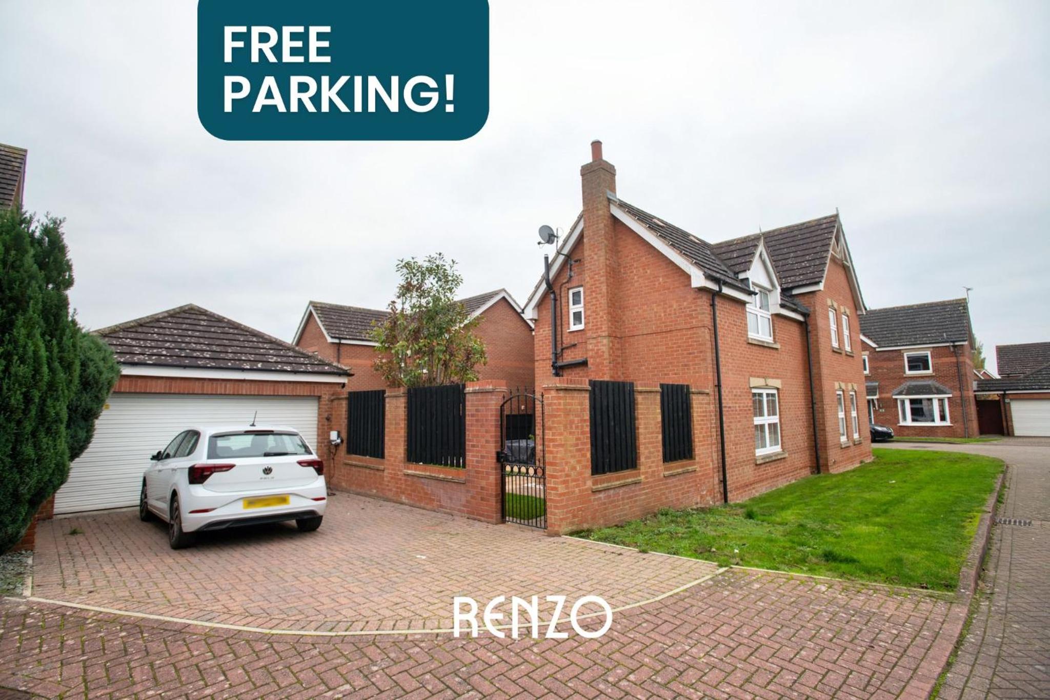 Incredible and Charming 4-bed Home in Lincoln by Renzo, Free Parking, Close to Lincoln Hospital! view 5