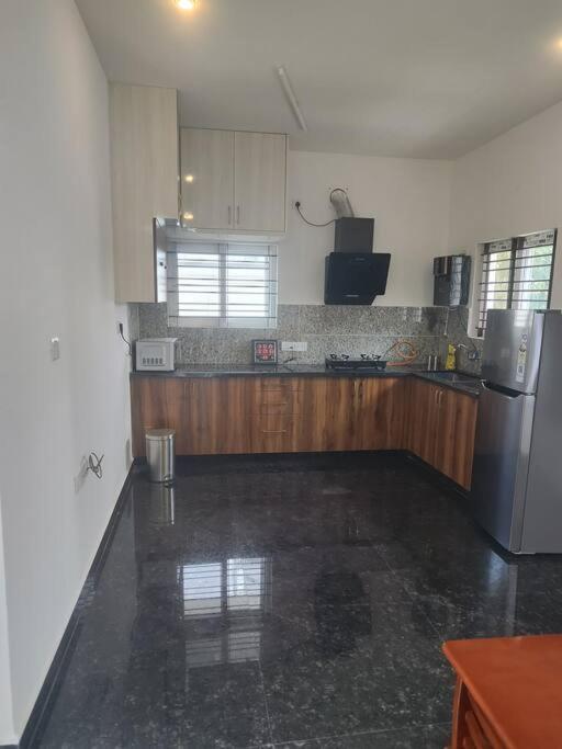 Affordable Luxurious Stay with All Amenities view 3