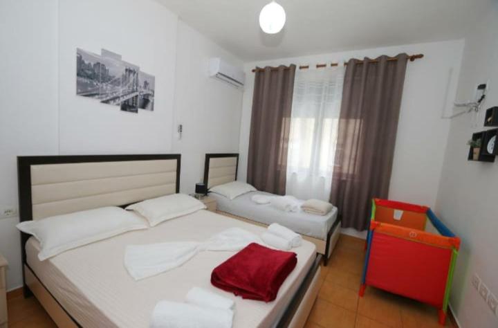 Tonis Apartment