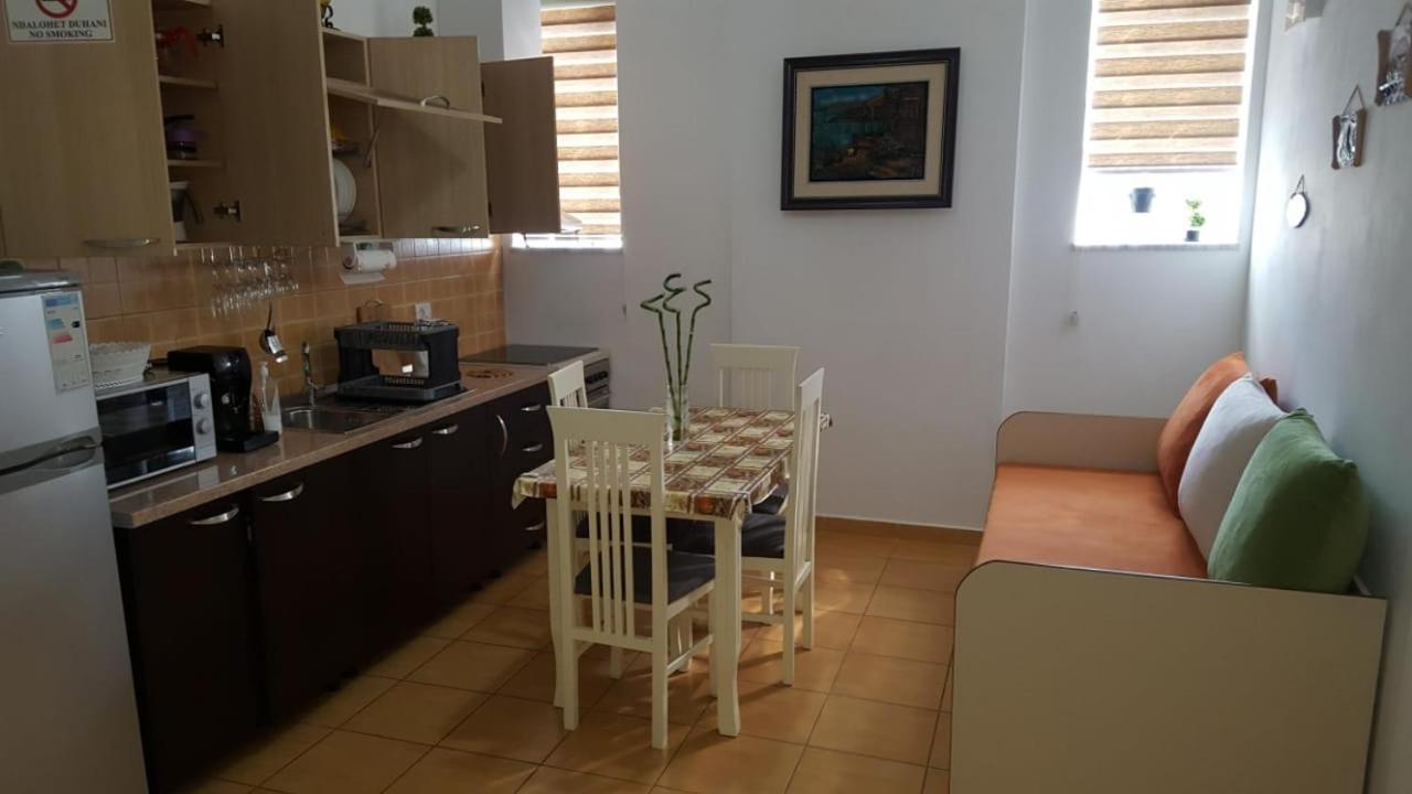 Tonis Apartment