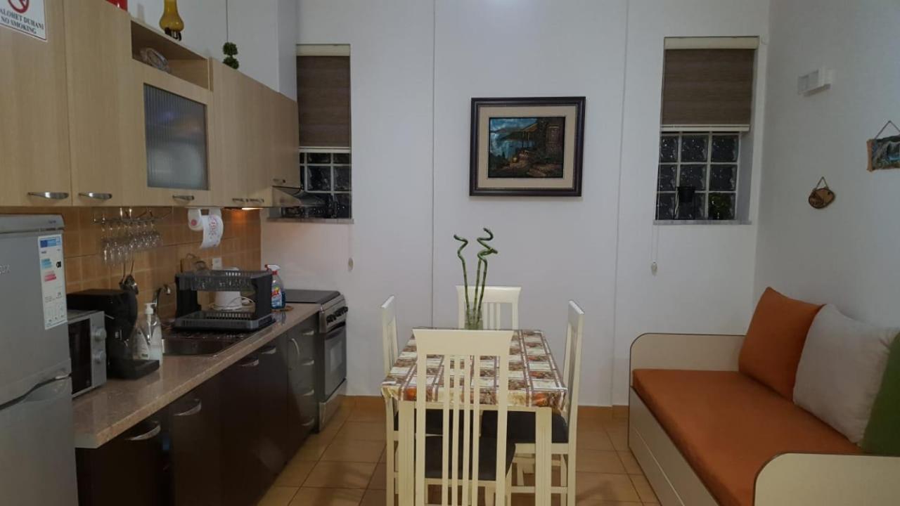 Tonis Apartment