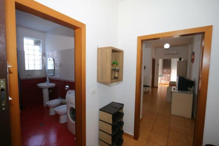 Tonis Apartment