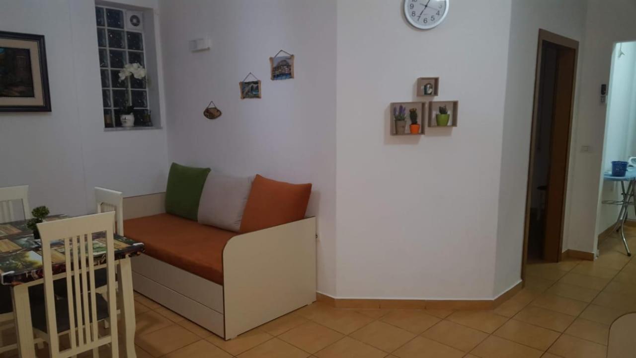 Tonis Apartment