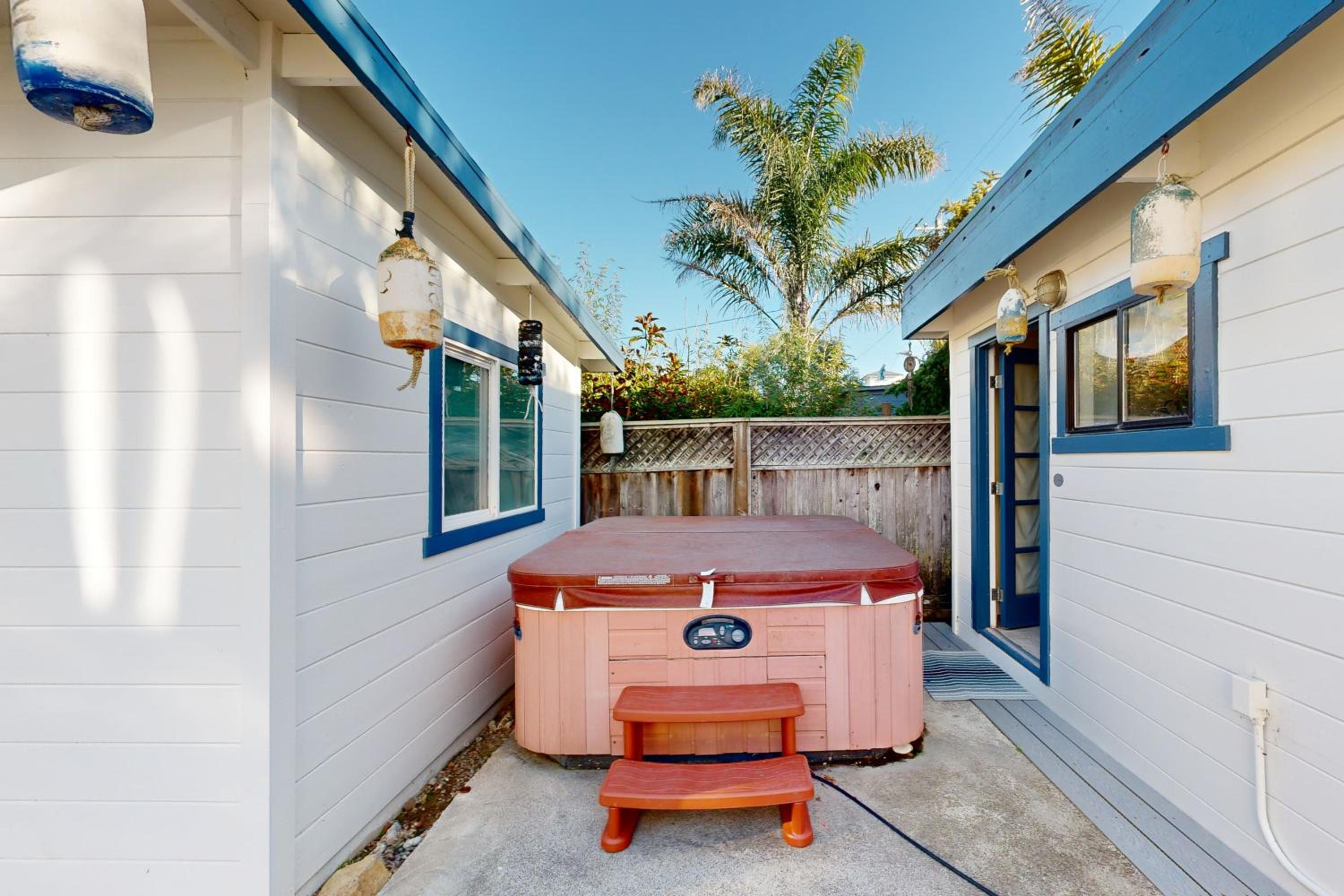 Stroll to Shore Stinson Beach Gem with Hot Tub