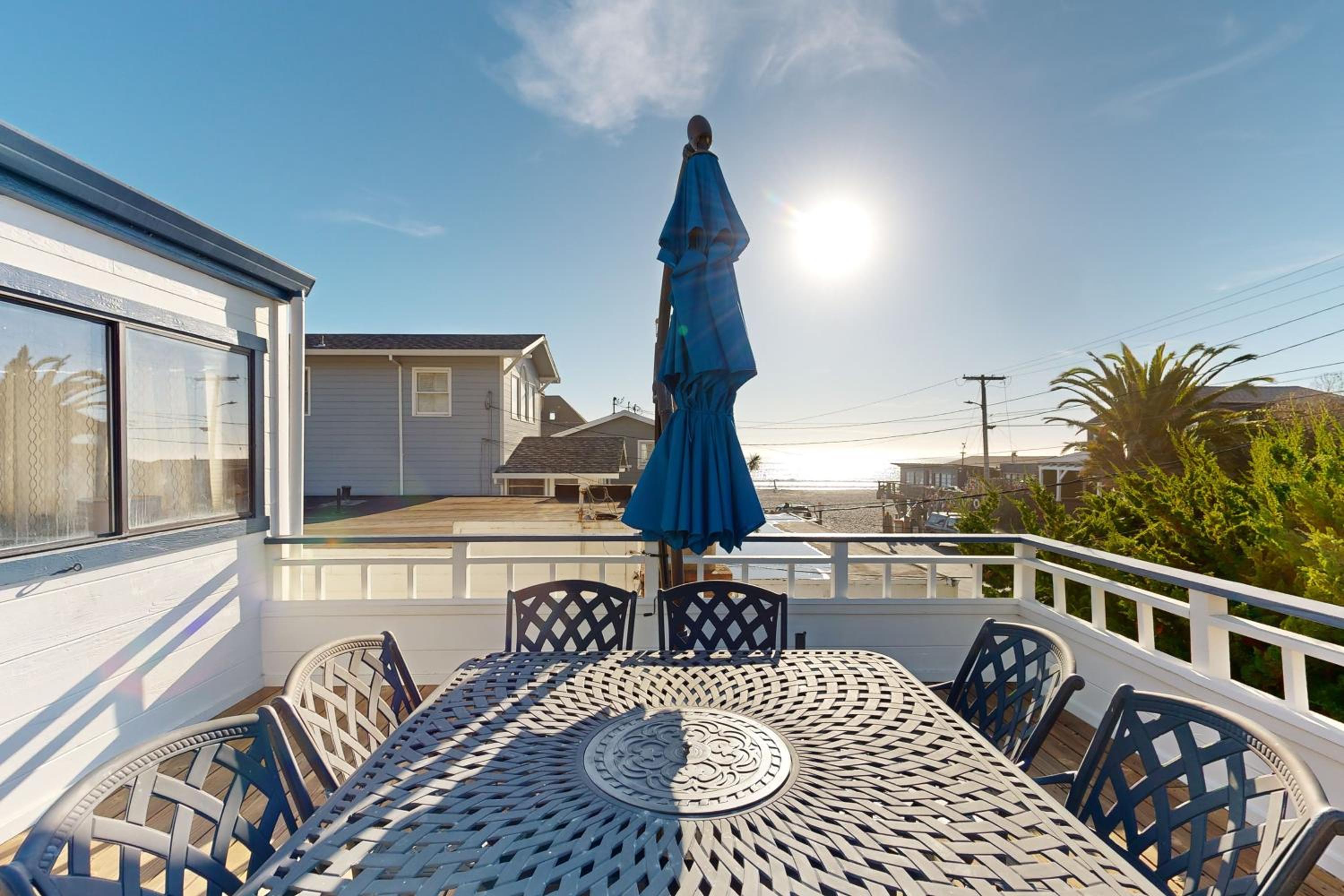 Stroll to Shore Stinson Beach Gem with Hot Tub