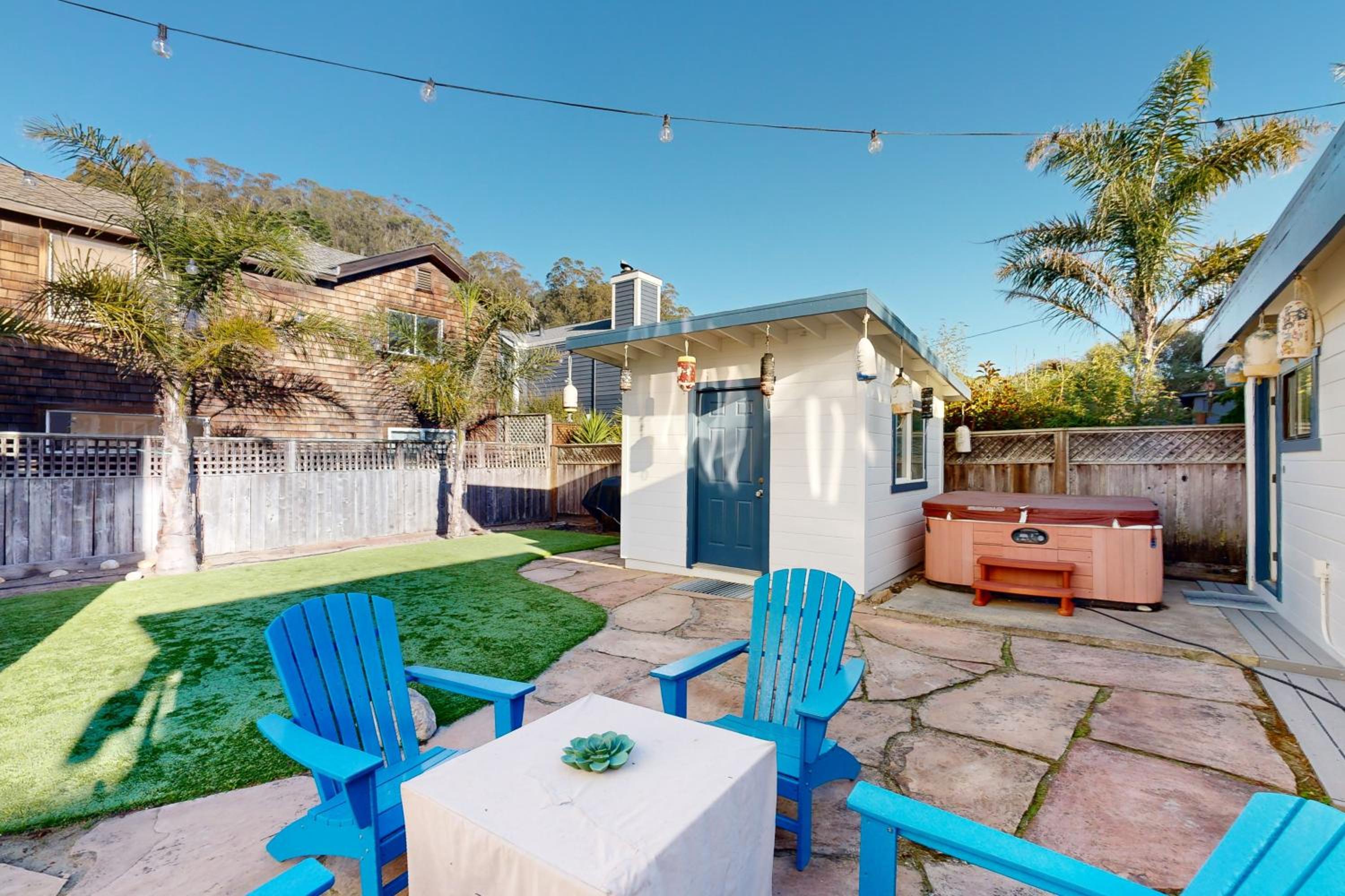 Stroll to Shore Stinson Beach Gem with Hot Tub