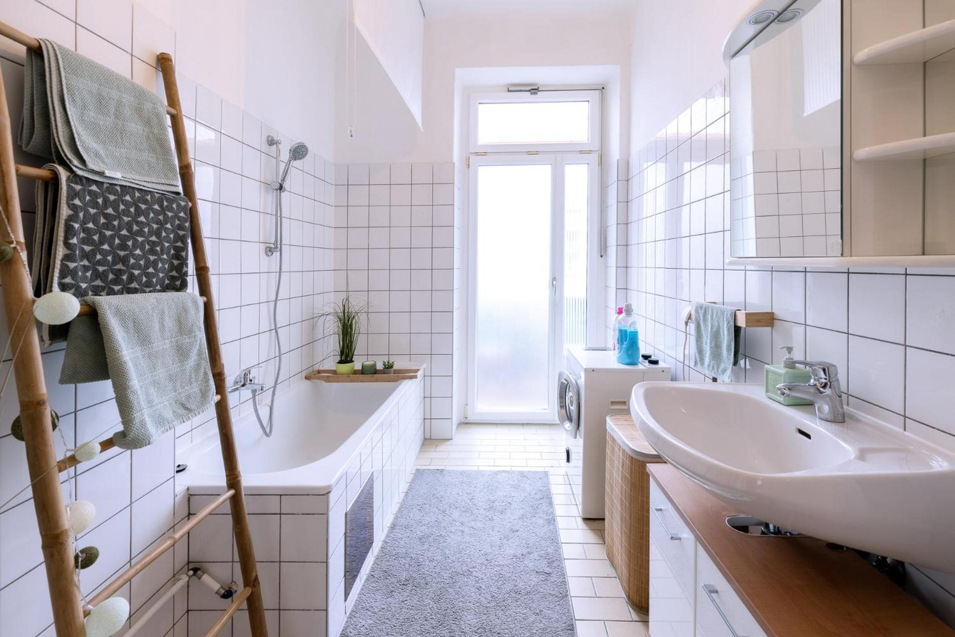 Sunny Citycenter Apartment - Graz Main Station