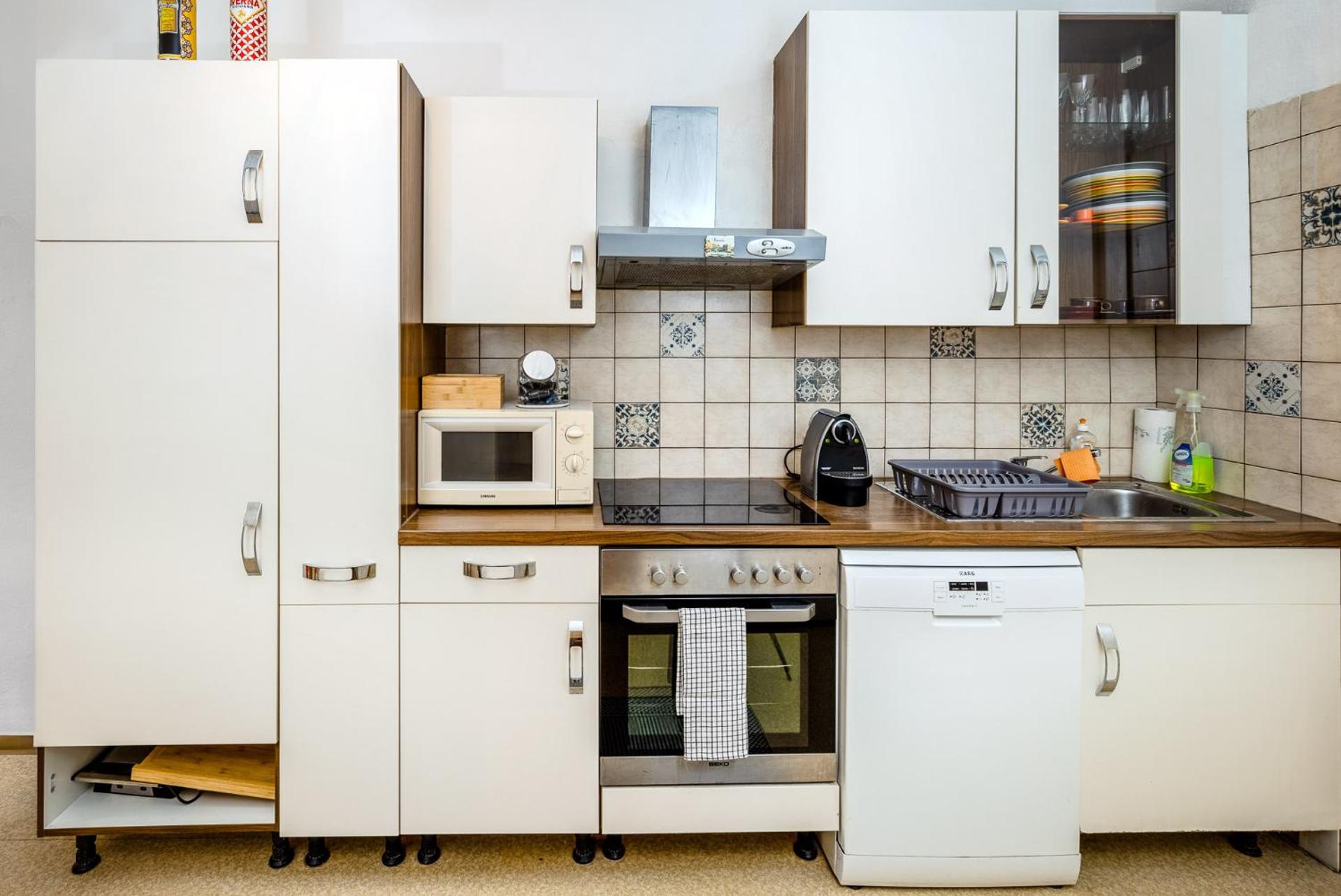 Sunny Citycenter Apartment - Graz Main Station