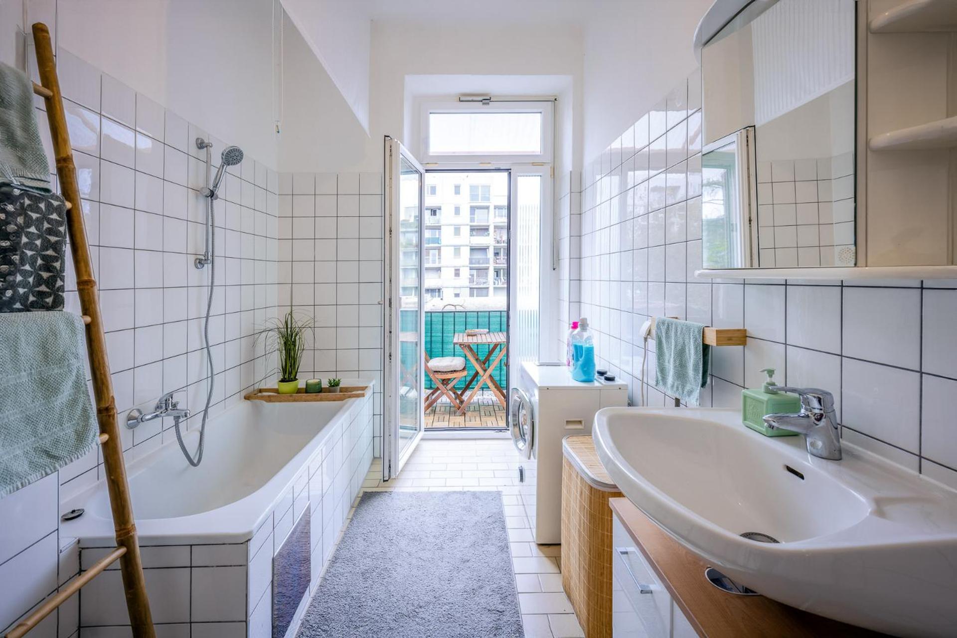 Sunny Citycenter Apartment - Graz Main Station