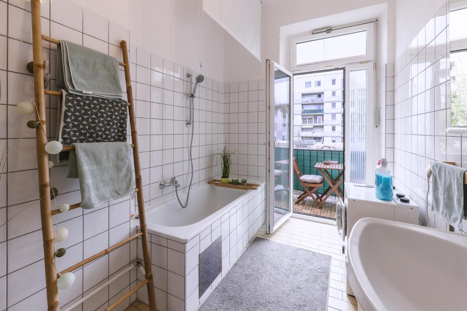 Sunny Citycenter Apartment - Graz Main Station