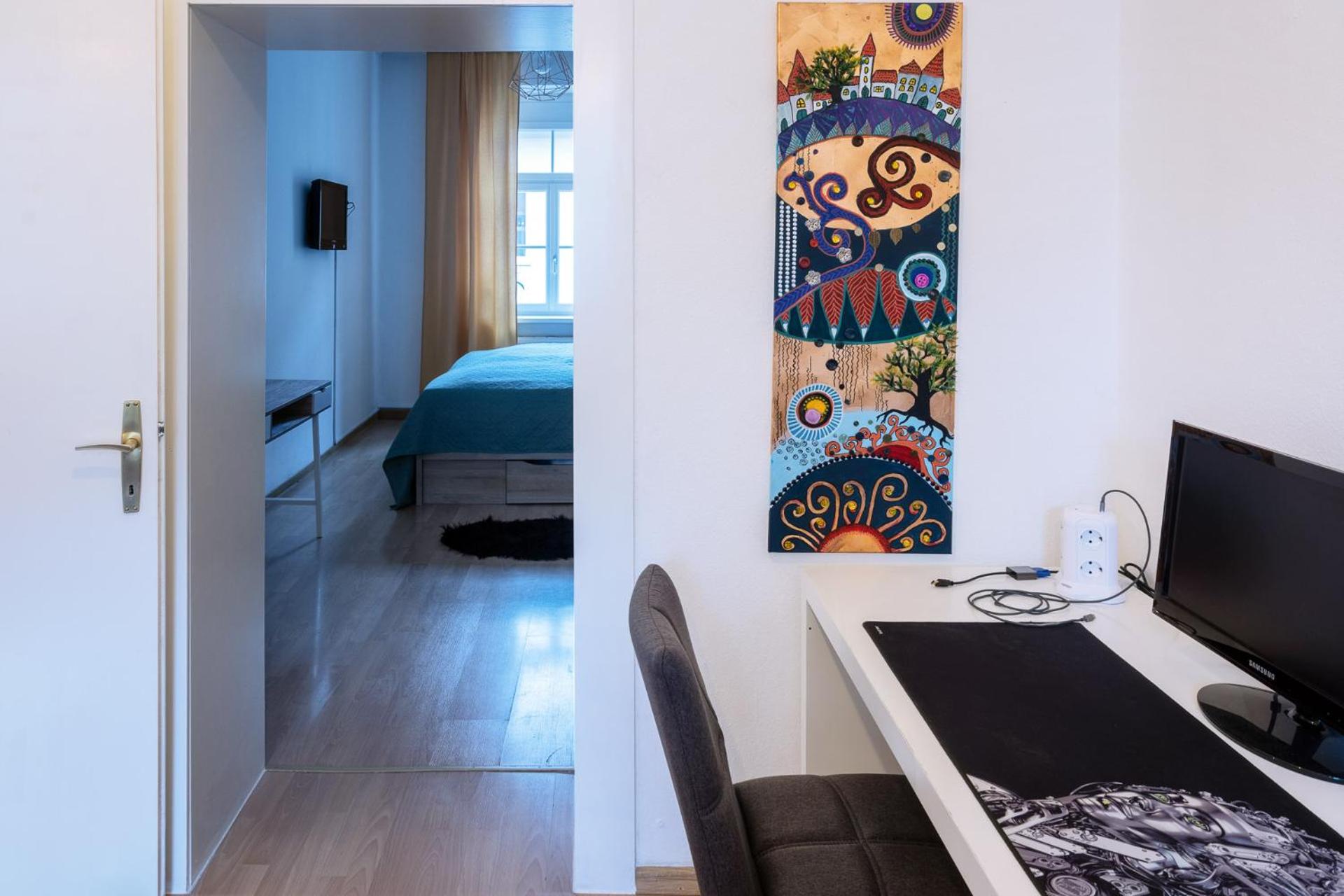 Sunny Citycenter Apartment - Graz Main Station