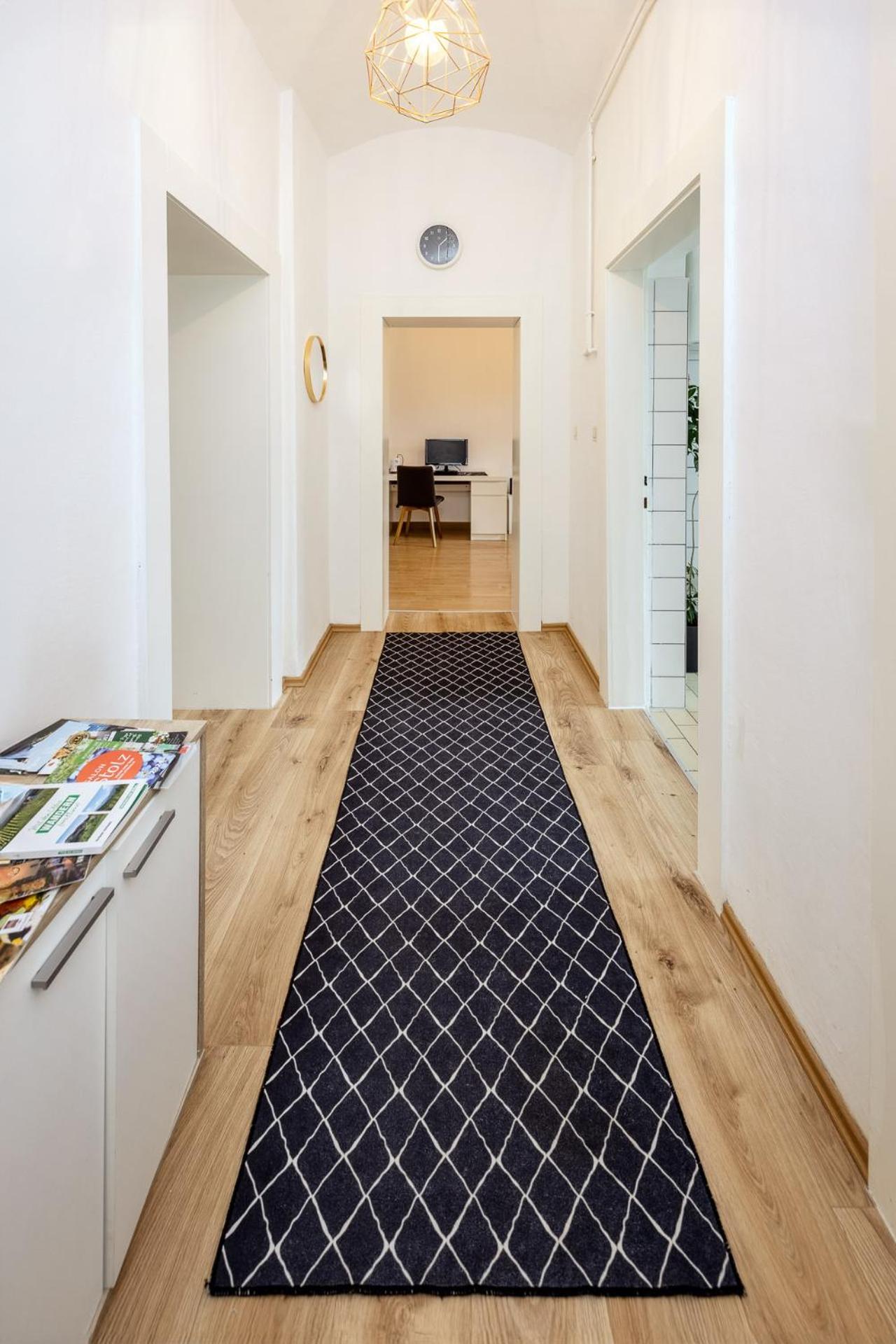 Sunny Citycenter Apartment - Graz Main Station