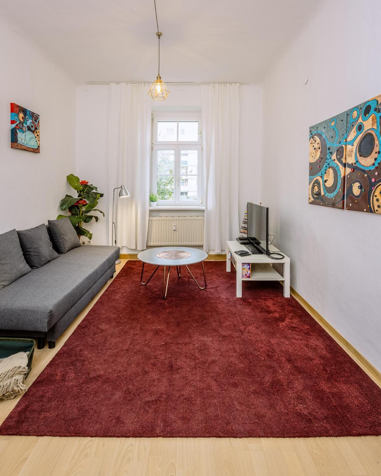 Sunny Citycenter Apartment - Graz Main Station