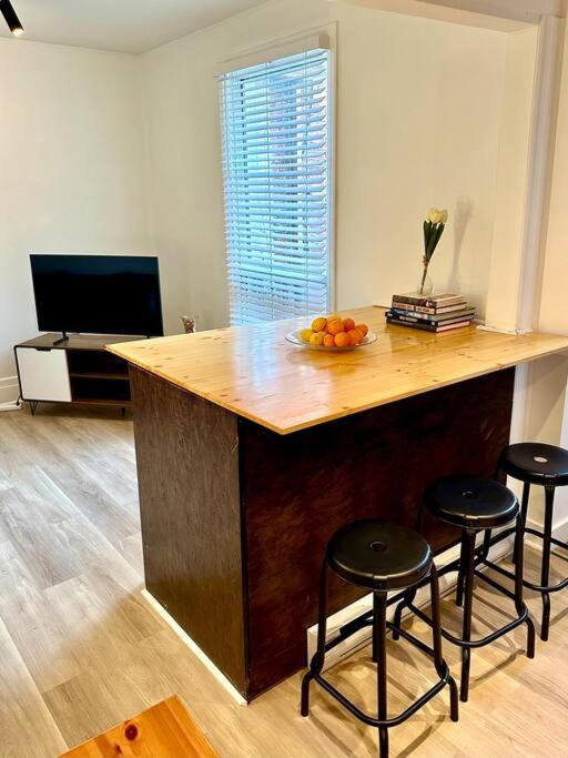 3-Bedroom Apt - Low monthly rate - Le Plateau