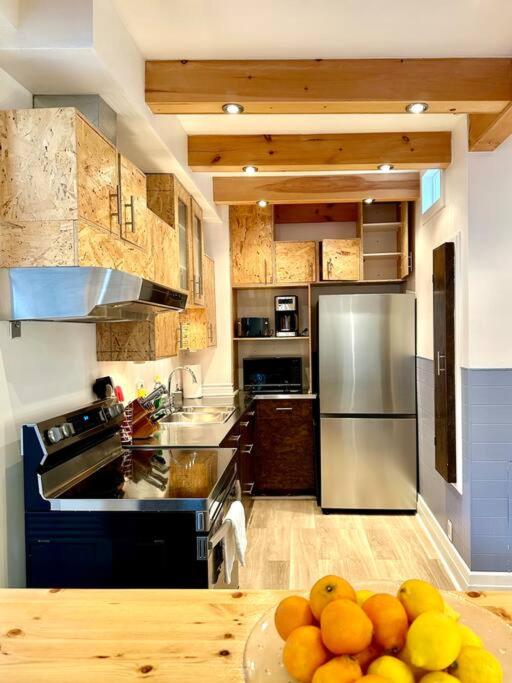 3-Bedroom Apt - Low monthly rate - Le Plateau