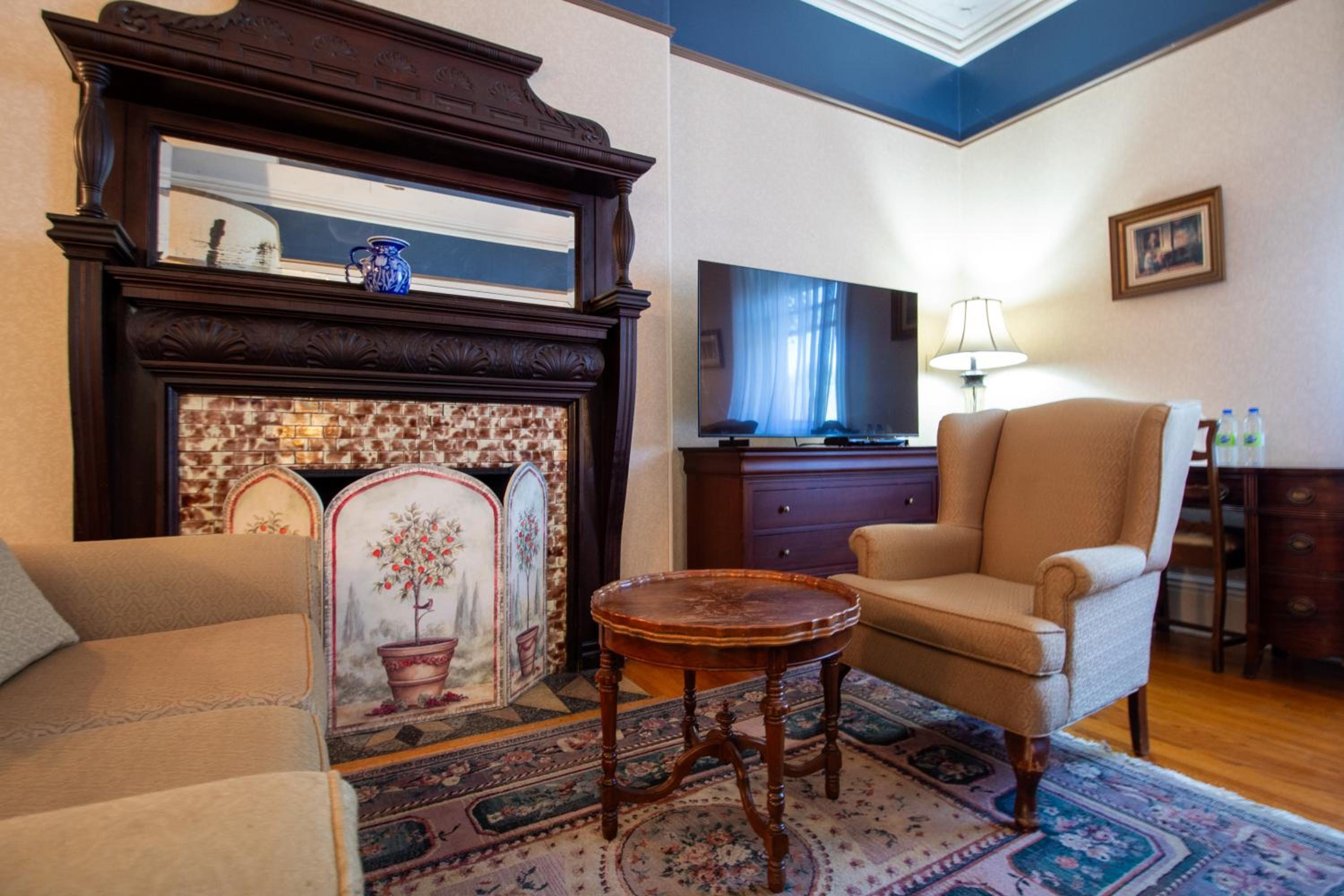 Hochelaga Inn