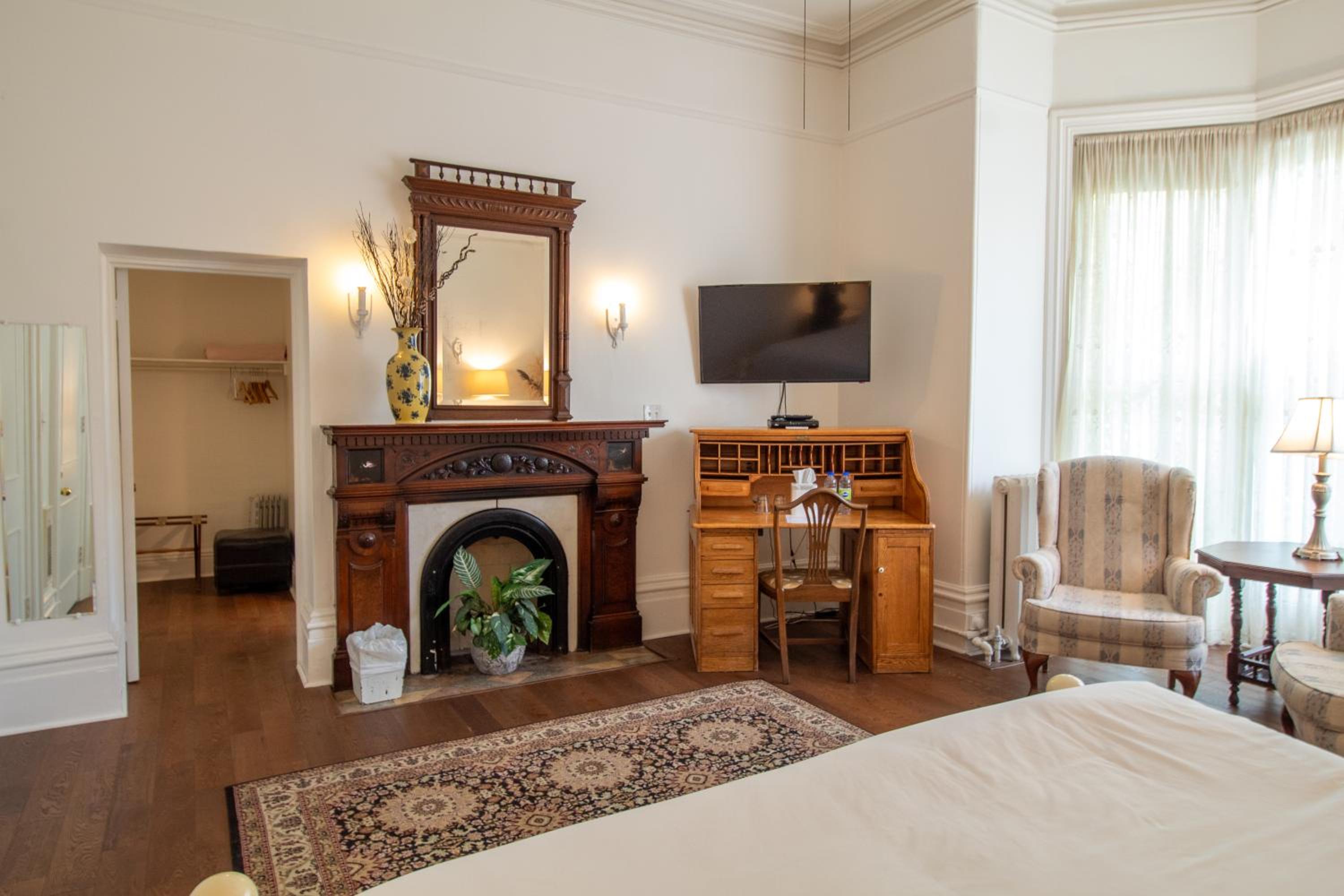 Hochelaga Inn