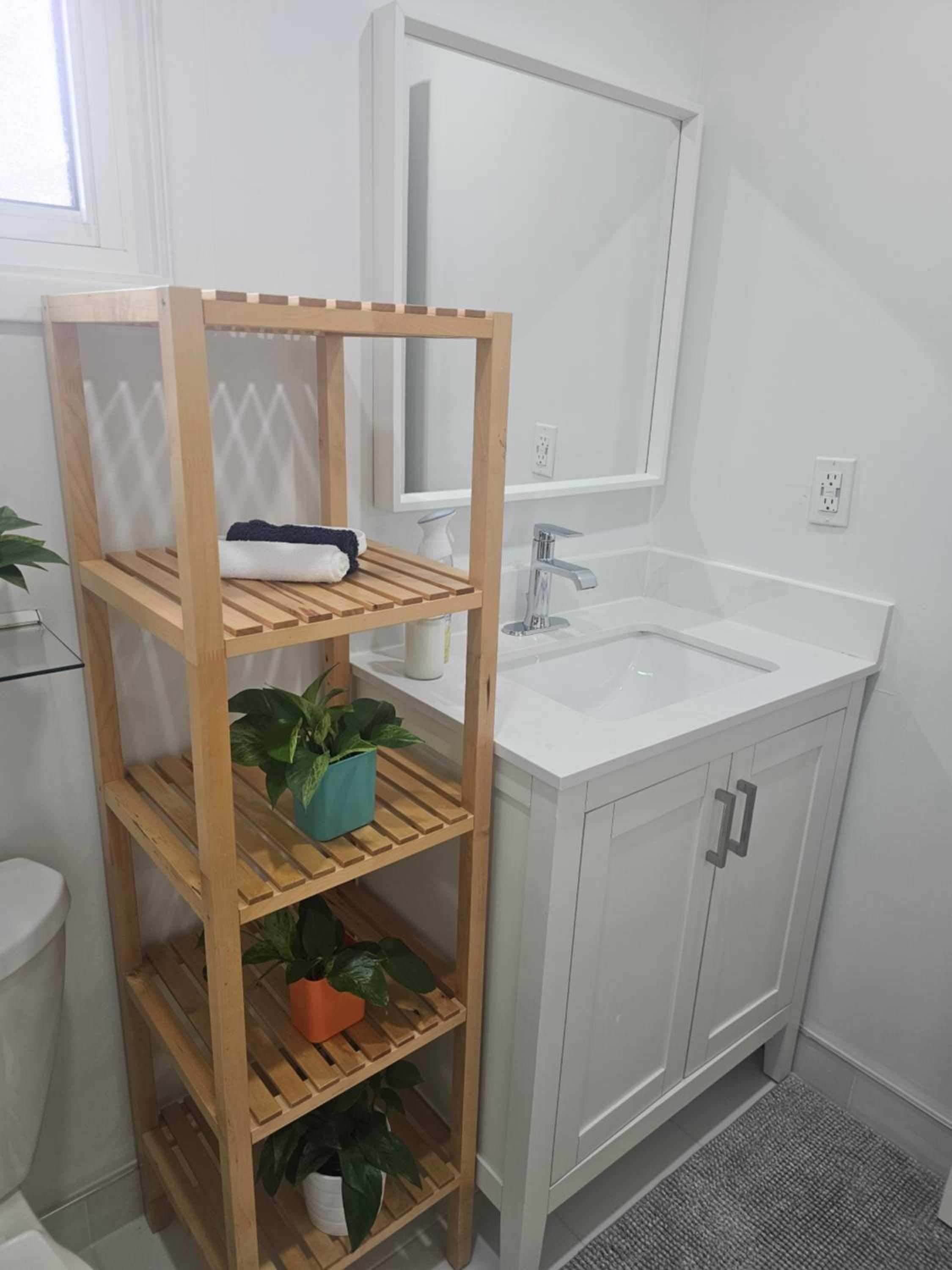 3-Bed 3-Bath Cozy Vacation House in Ajax, Greater Toronto Area, ON, Canada