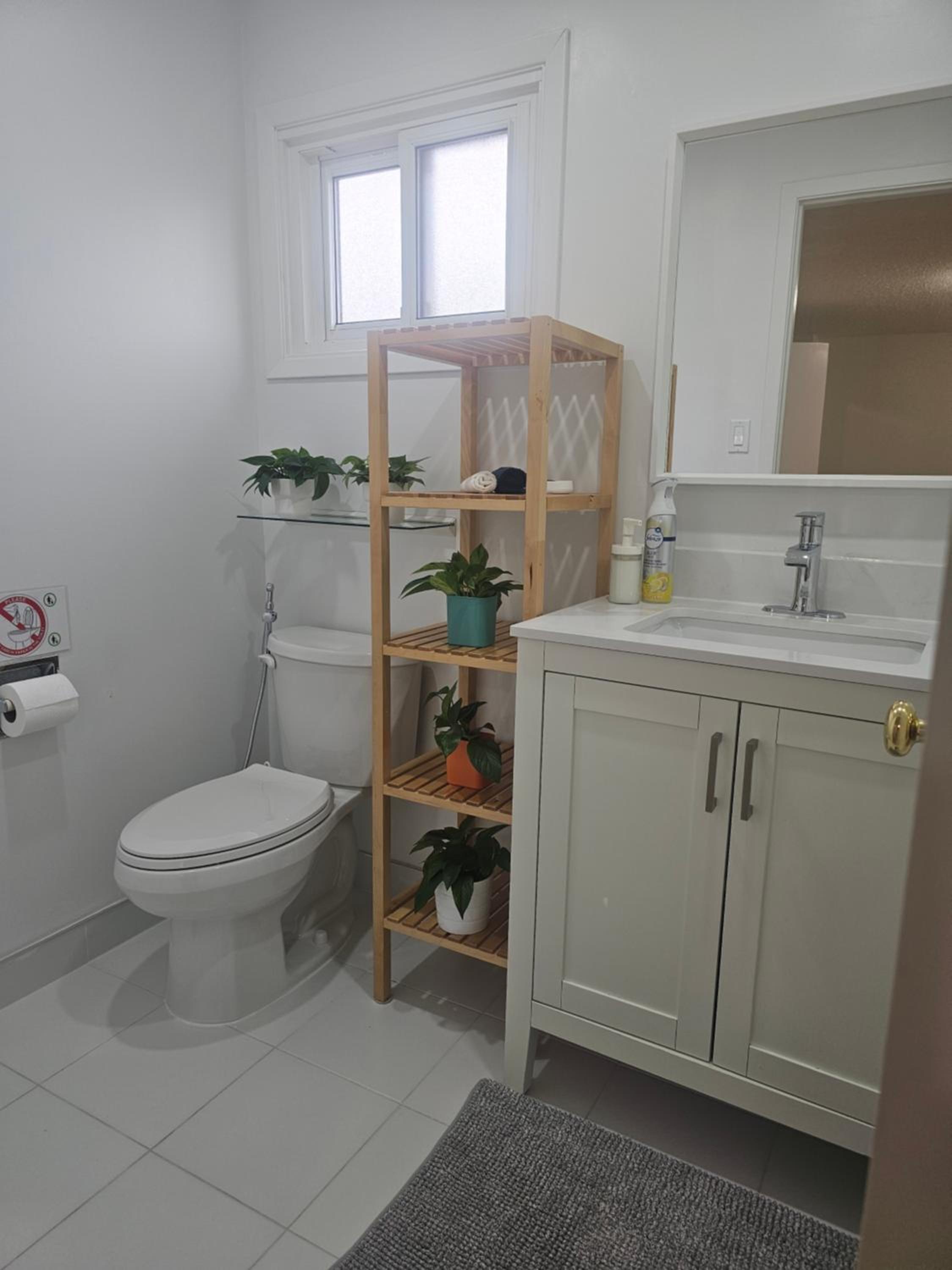 3-Bed 3-Bath Cozy Vacation House in Ajax, Greater Toronto Area, ON, Canada