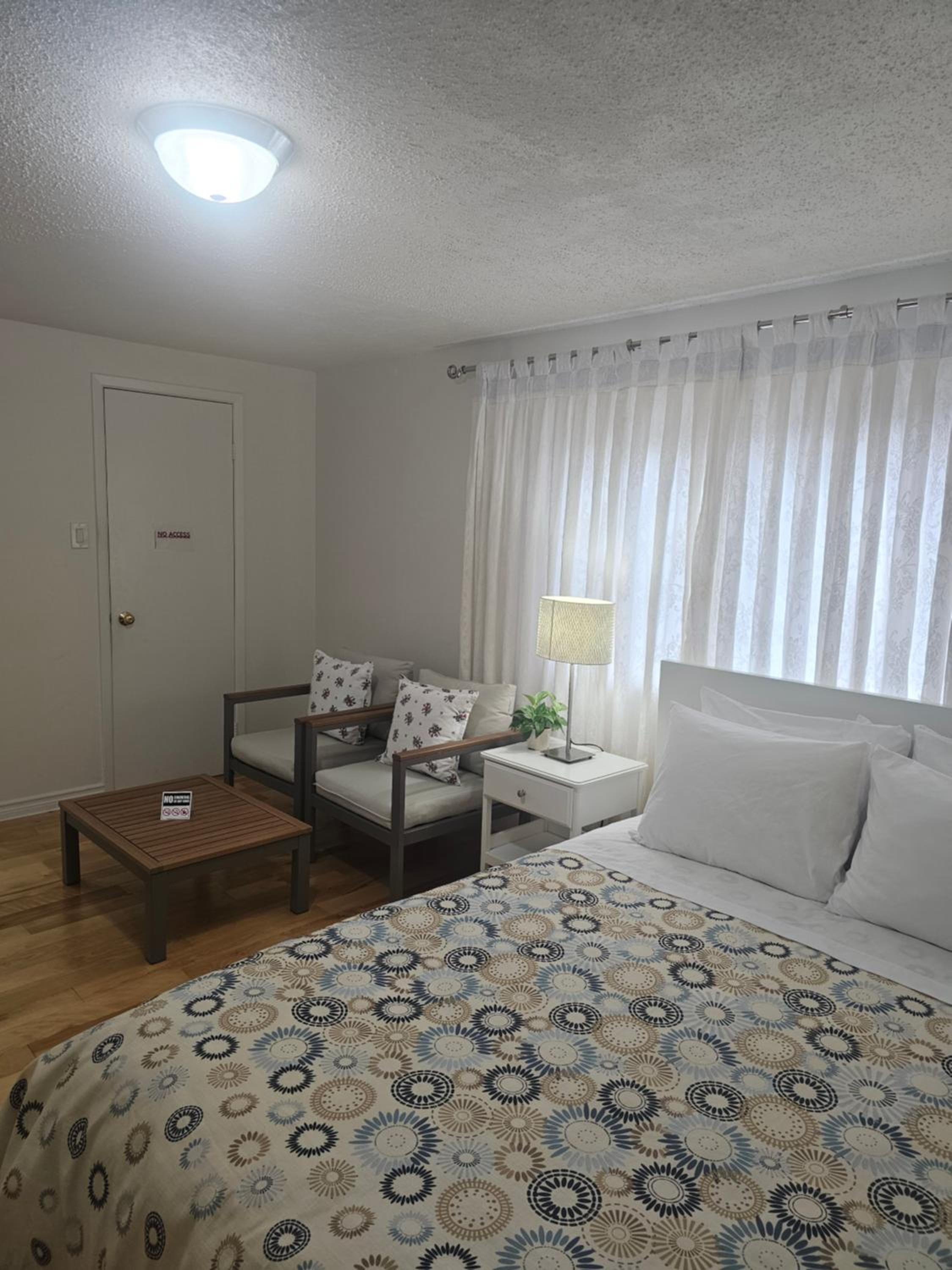 3-Bed 3-Bath Cozy Vacation House in Ajax, Greater Toronto Area, ON, Canada
