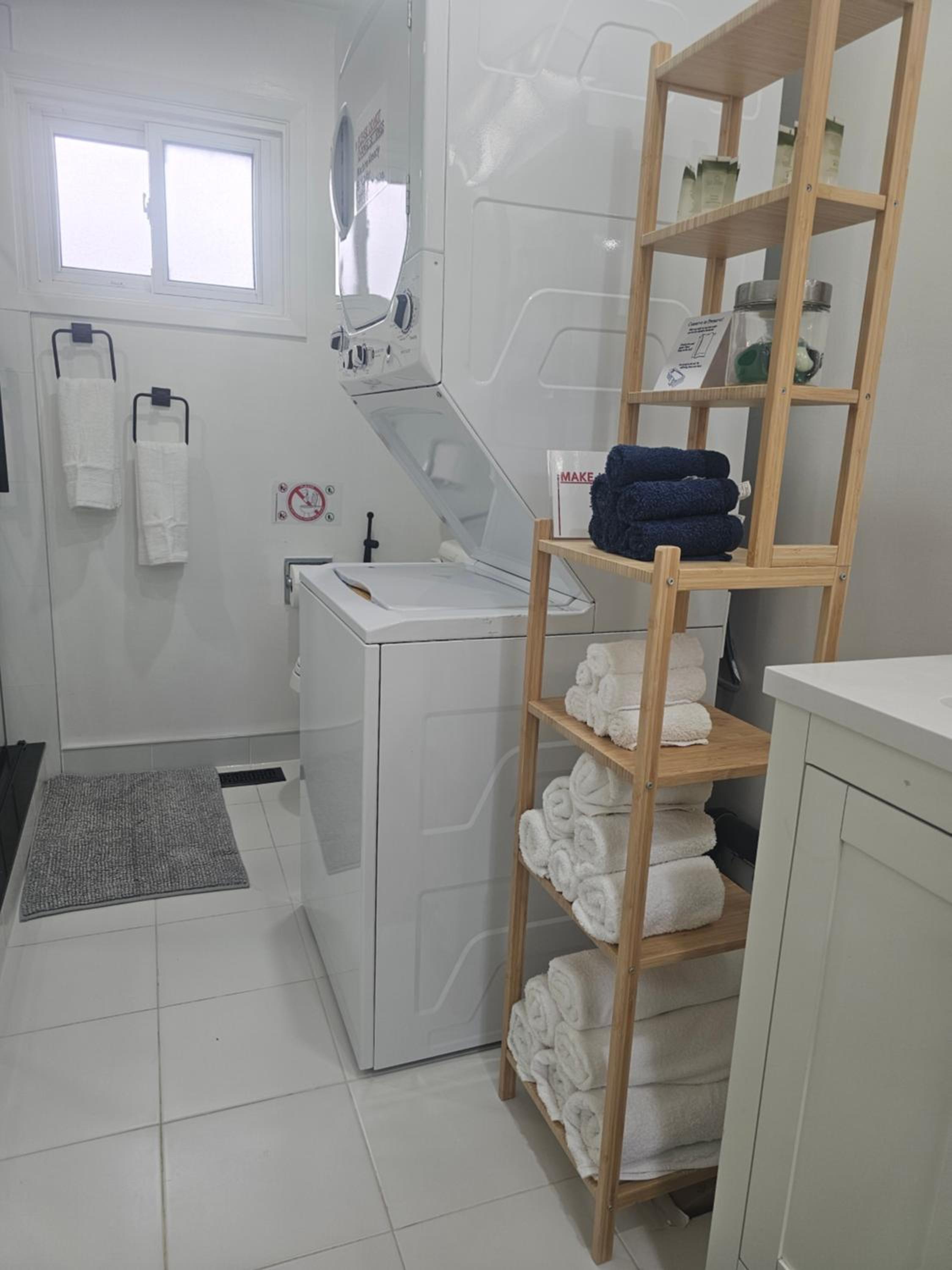3-Bed 3-Bath Cozy Vacation House in Ajax, Greater Toronto Area, ON, Canada